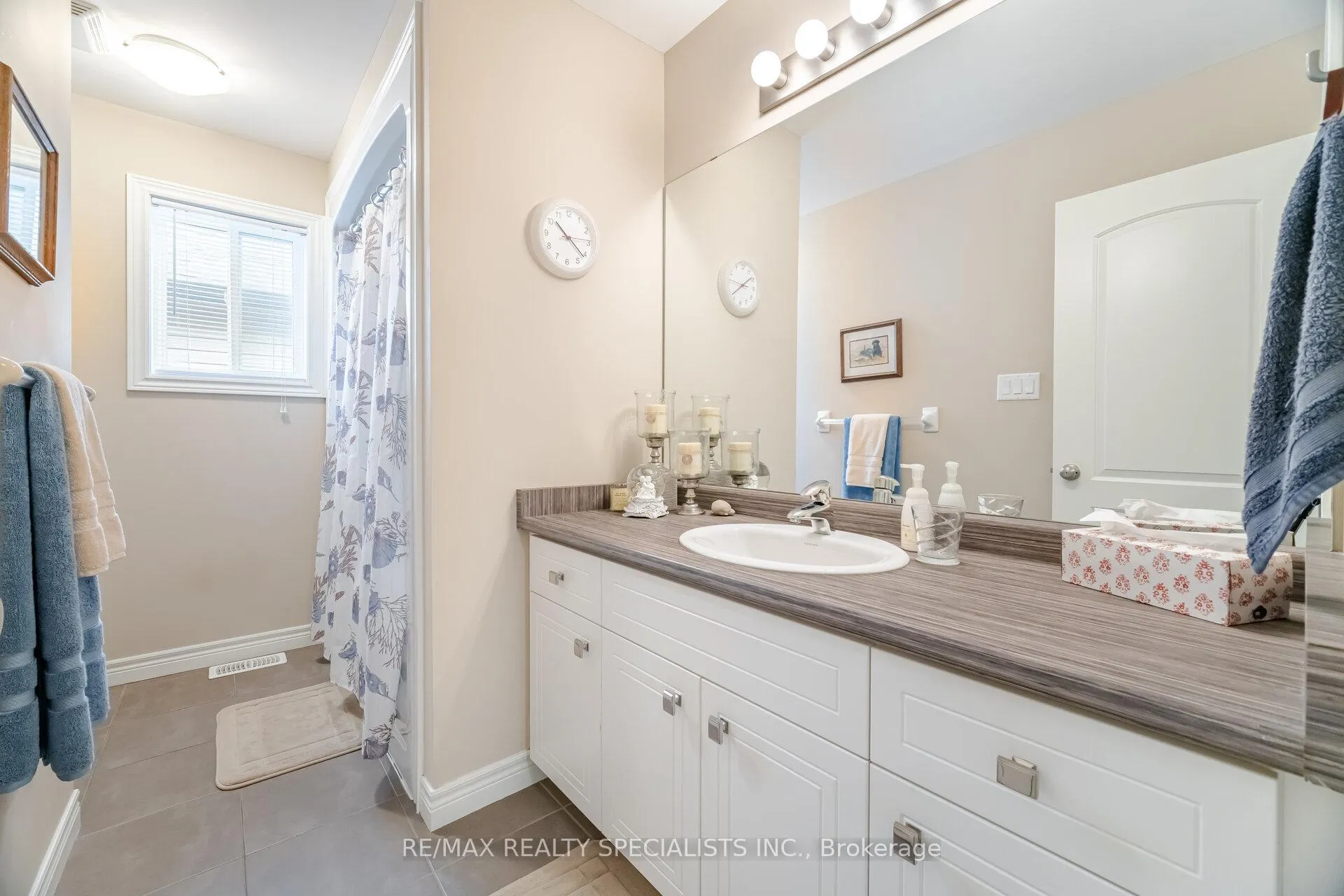Photo 39 of 118 Lampman Drive, Grimsby, Grimsby West — HOMEH
