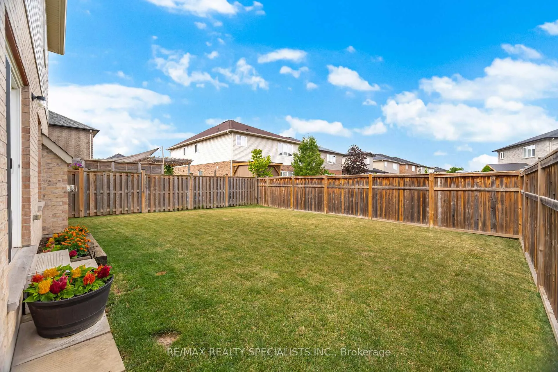 Photo 48 of 118 Lampman Drive, Grimsby, Grimsby West — HOMEH