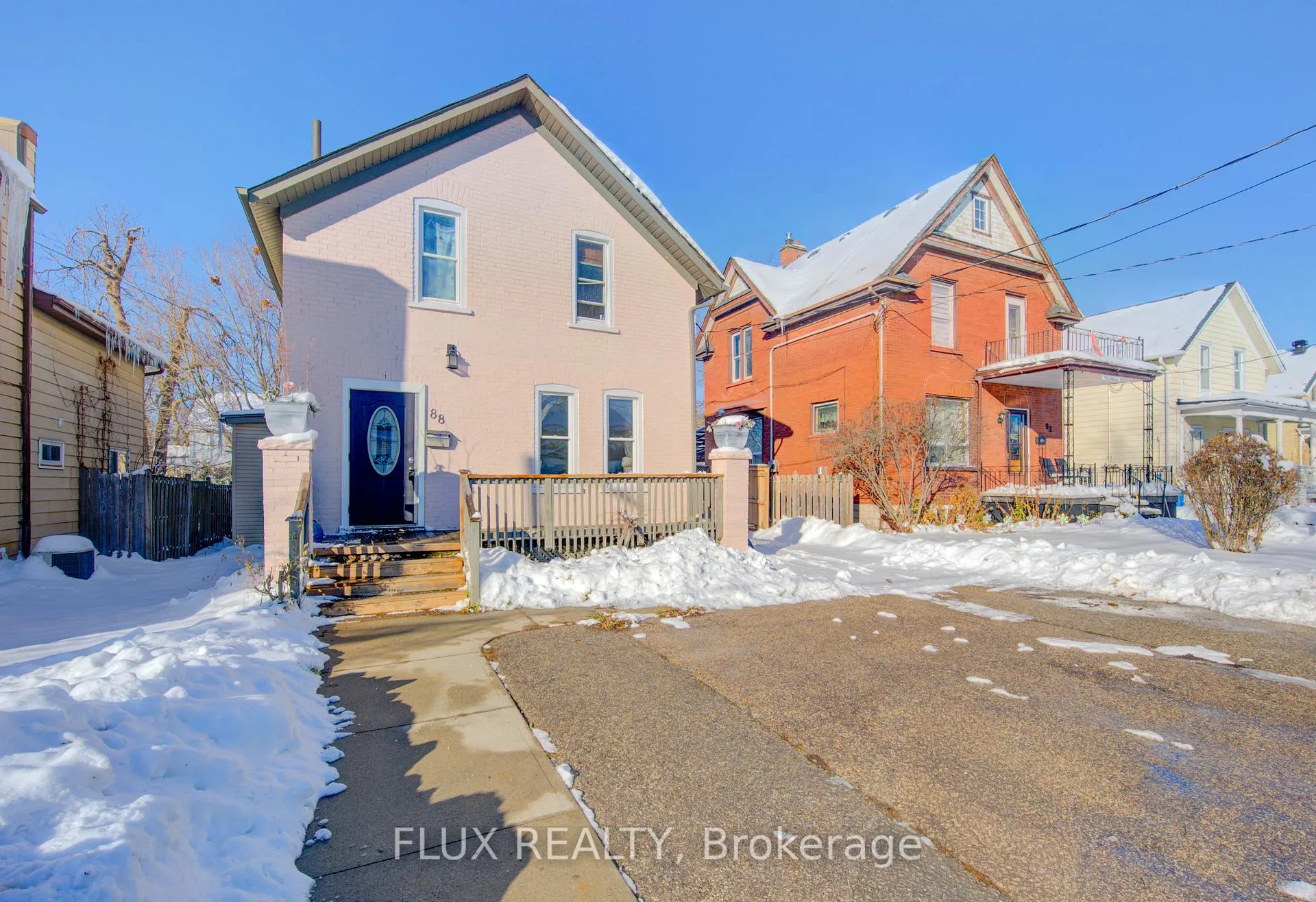 Photo 4 of 88 Wellington Street N, Kitchener, Mount Hope Huron Park — HOMEH