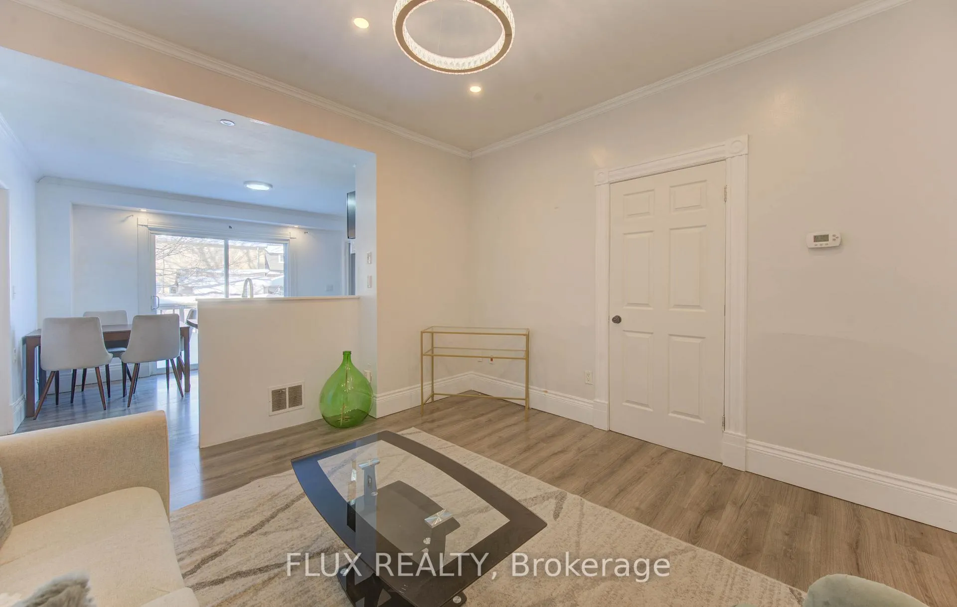 Photo 6 of 88 Wellington Street N, Kitchener, Mount Hope Huron Park — HOMEH