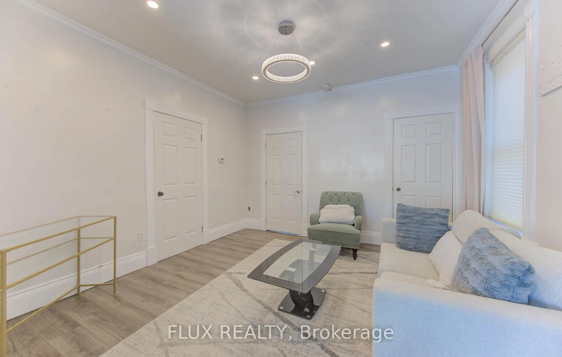 Photo 7 of 88 Wellington Street N, Kitchener, Mount Hope Huron Park — HOMEH
