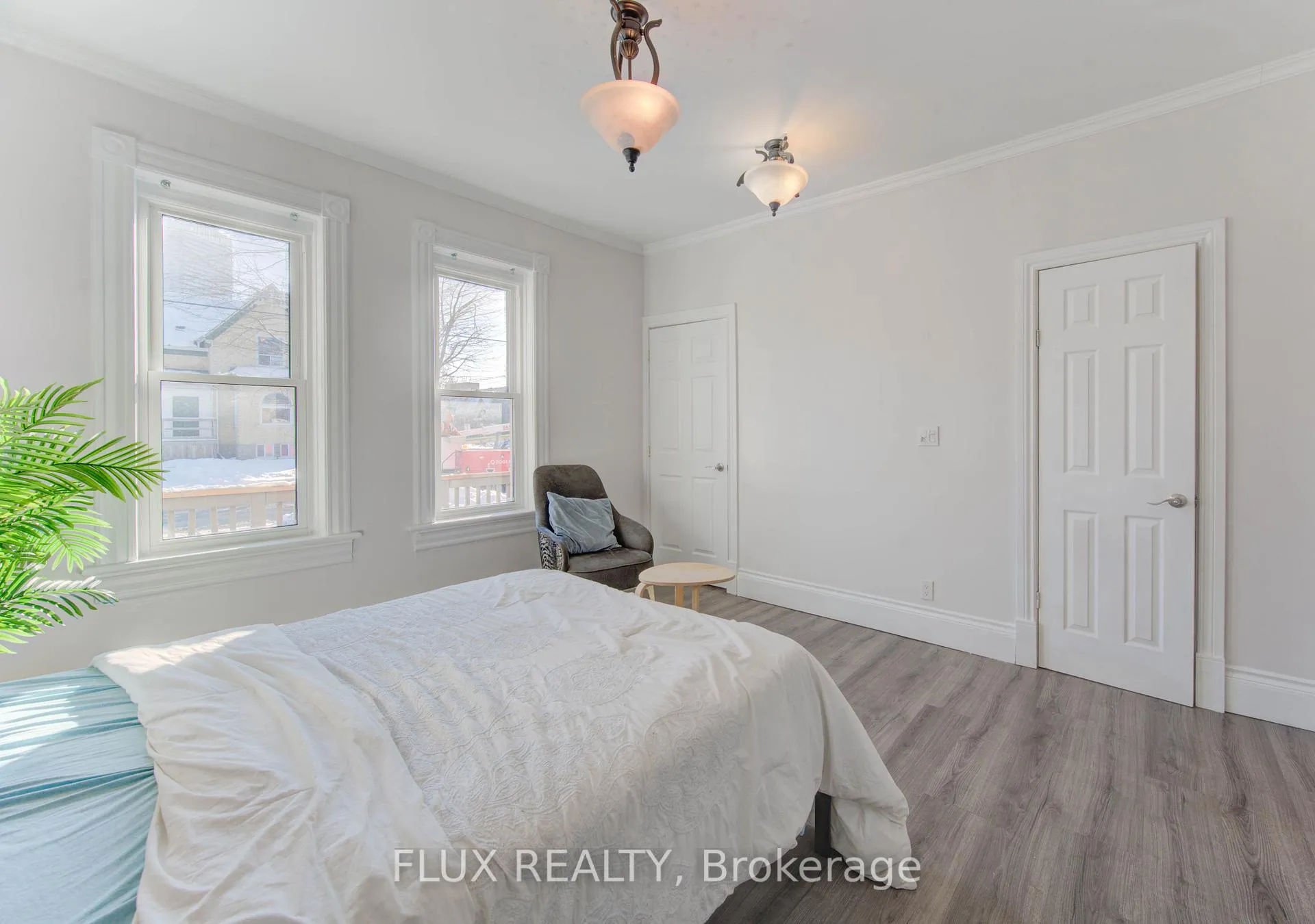 Photo 19 of 88 Wellington Street N, Kitchener, Mount Hope Huron Park — HOMEH