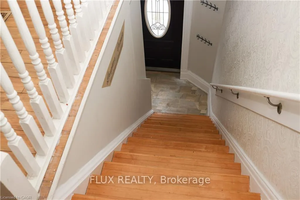 Photo 27 of 88 Wellington Street N, Kitchener, Mount Hope Huron Park — HOMEH