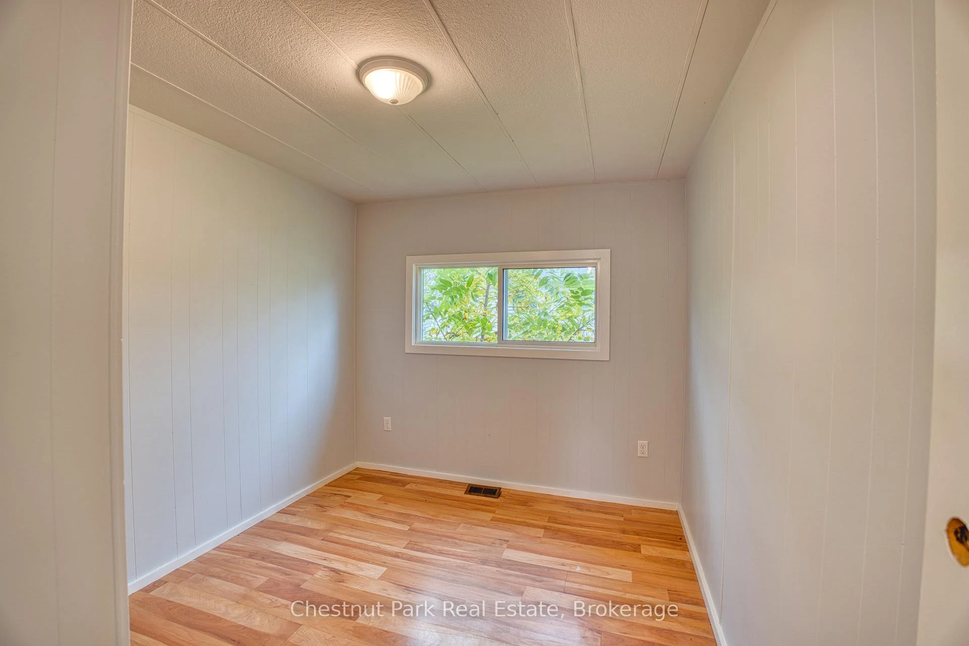 Photo 20 of 383 Thompson Street, Meaford — HOMEH