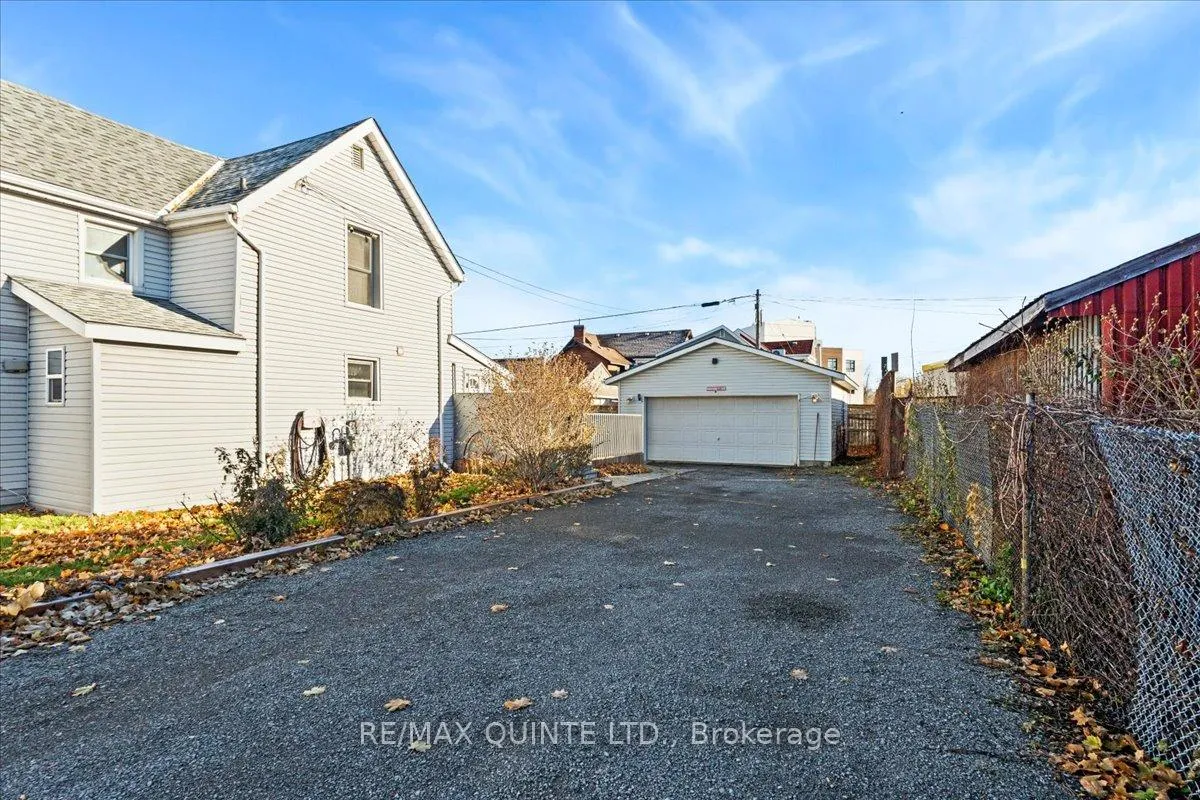Photo 3 of 15 Gordon Street, Belleville, Belleville Ward — HOMEH