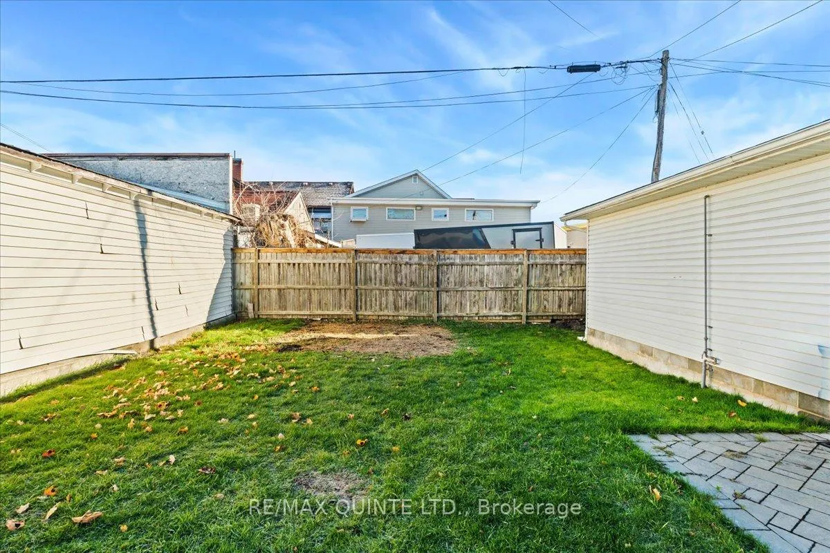 Photo 6 of 15 Gordon Street, Belleville, Belleville Ward — HOMEH