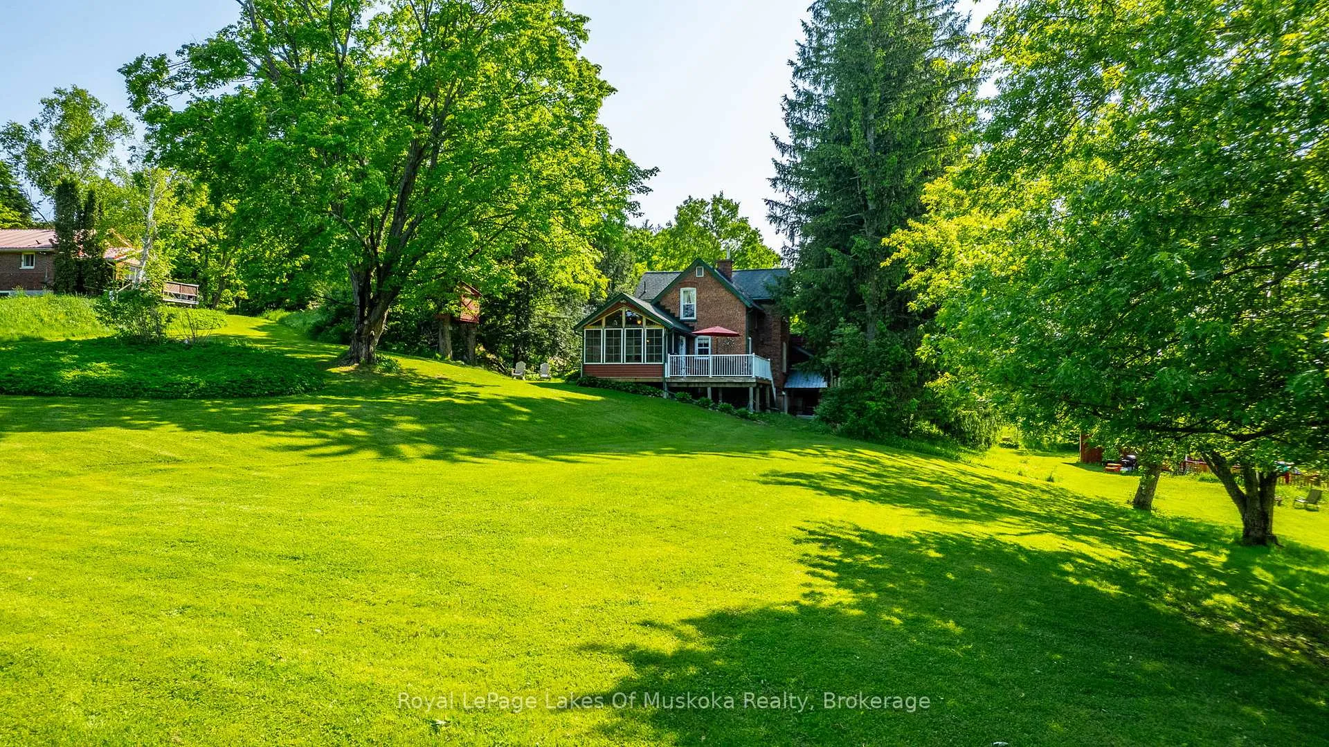 Front of 229 Fraserburg Road