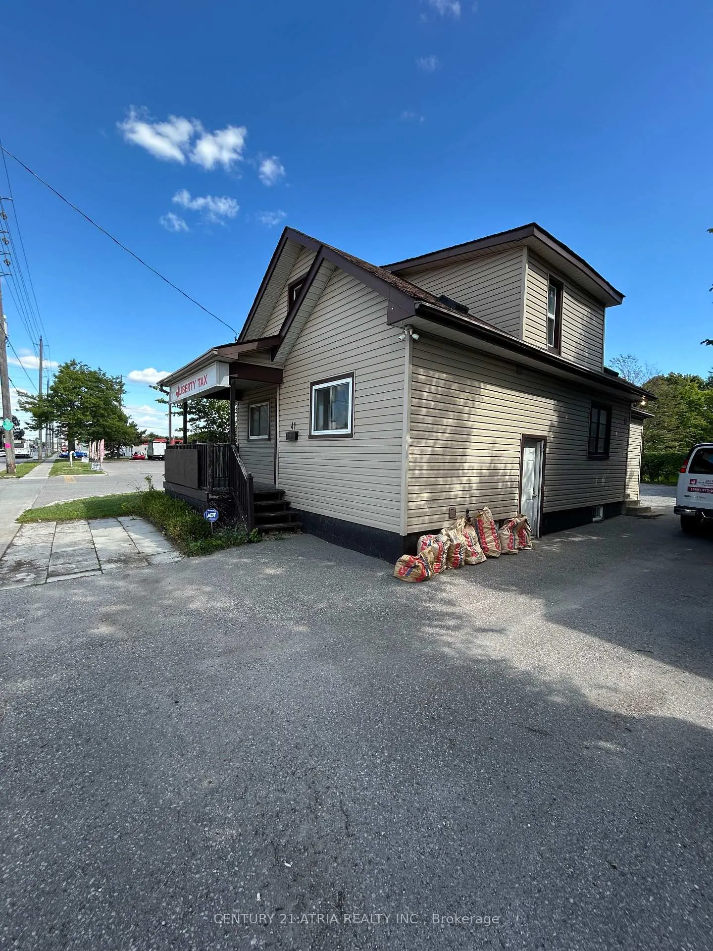 Photo 2 of 41 Bloor Street E, Oshawa, Lakeview — HOMEH