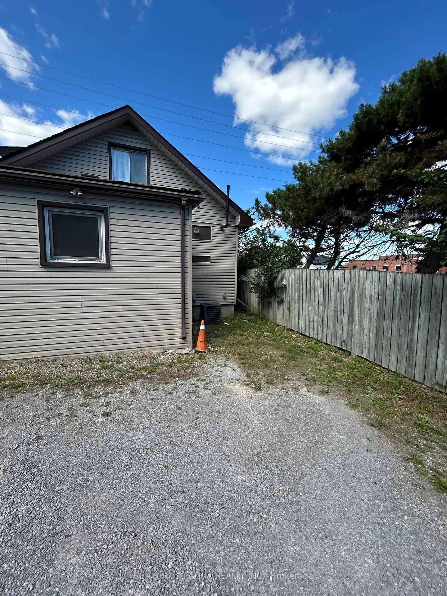 Photo 8 of 41 Bloor Street E, Oshawa, Lakeview — HOMEH