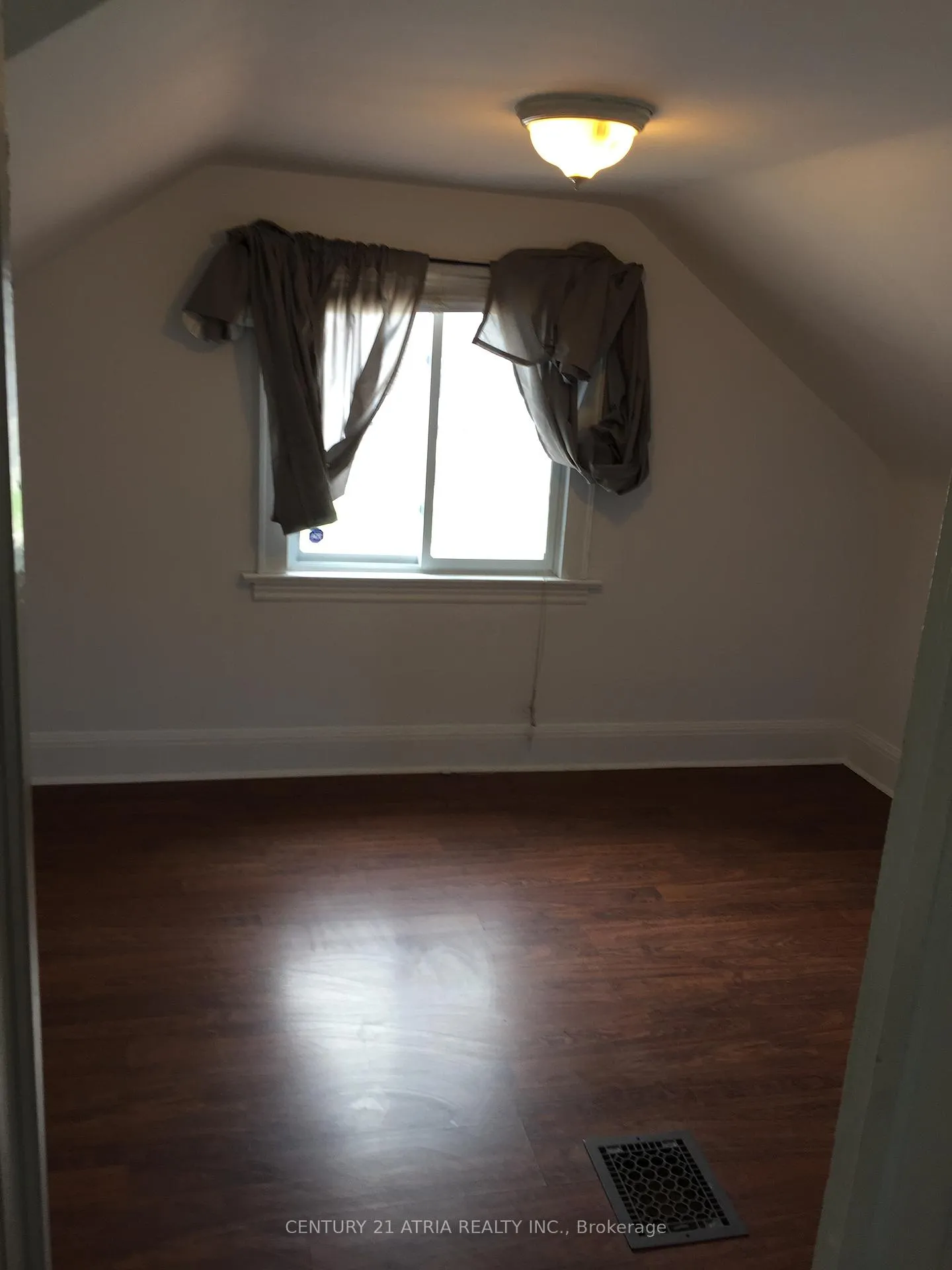 Photo 33 of 41 Bloor Street E, Oshawa, Lakeview — HOMEH