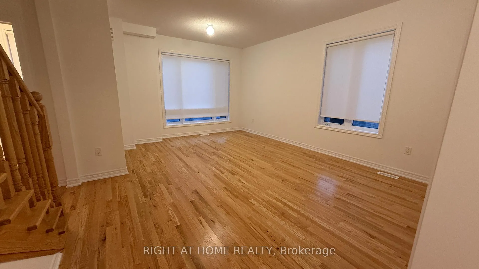 Photo 5 of 19 Steamboat Way, Whitby, Port Whitby — HOMEH