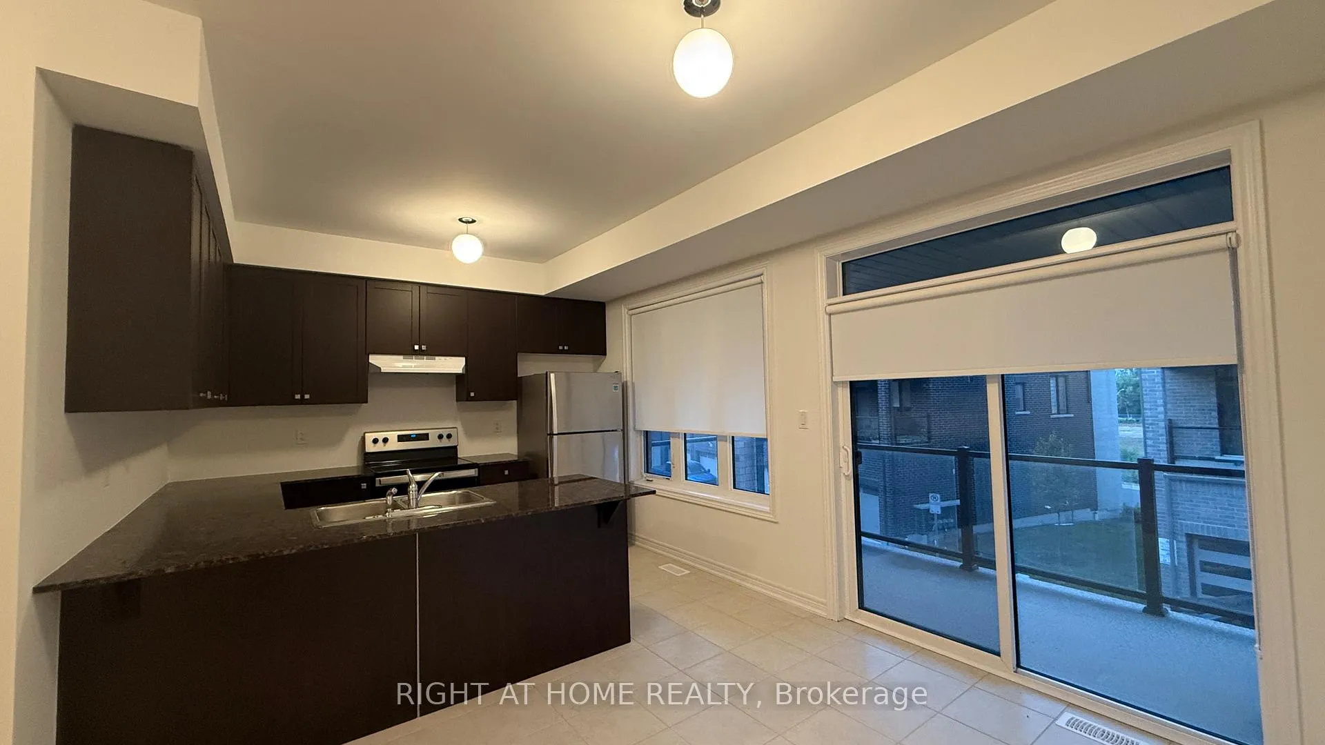 Photo 6 of 19 Steamboat Way, Whitby, Port Whitby — HOMEH