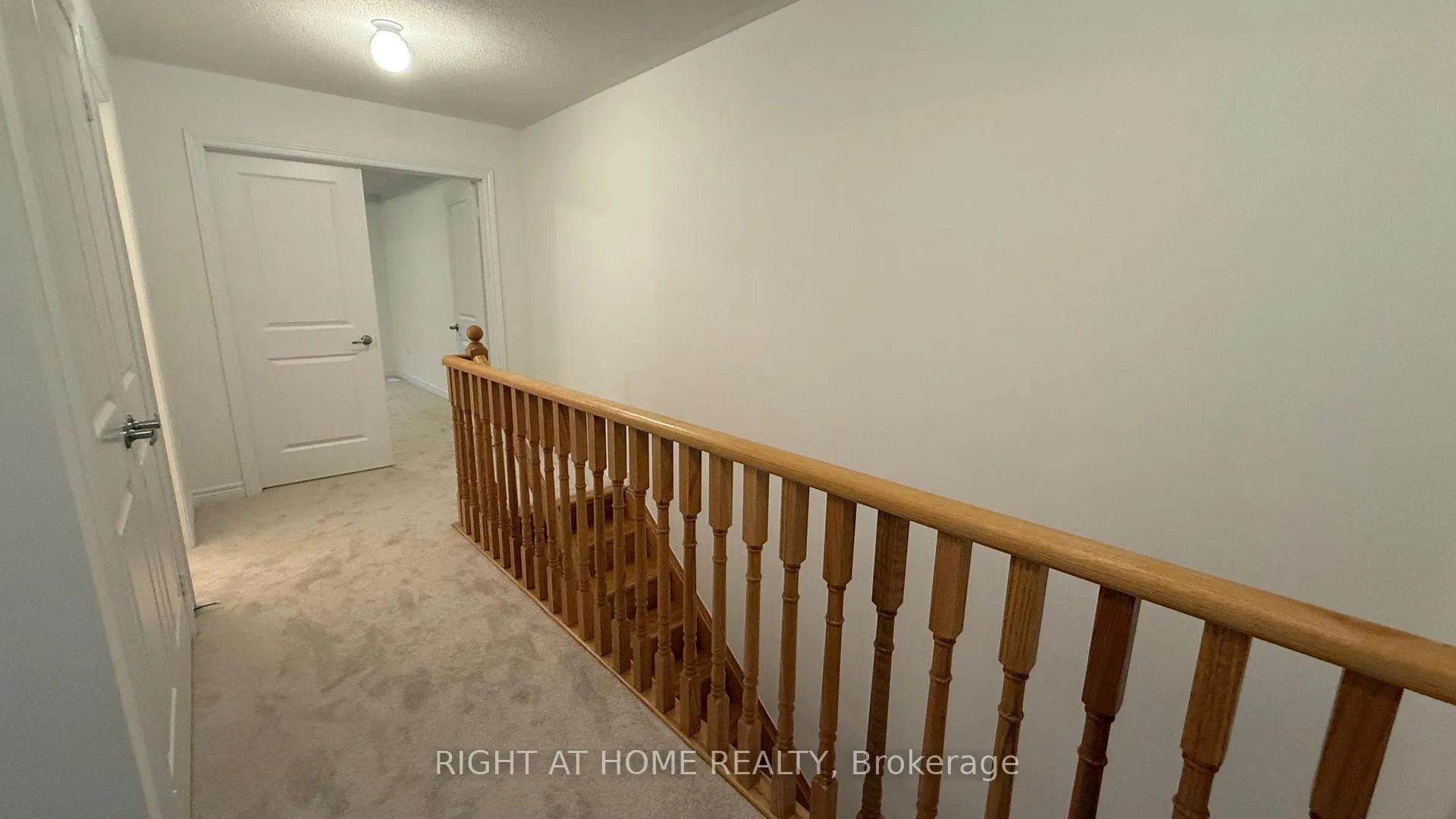 Photo 9 of 19 Steamboat Way, Whitby, Port Whitby — HOMEH