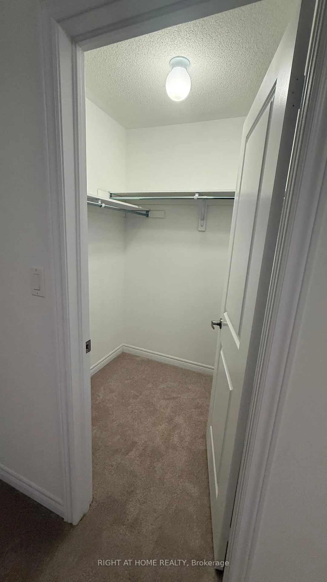 Photo 15 of 19 Steamboat Way, Whitby, Port Whitby — HOMEH