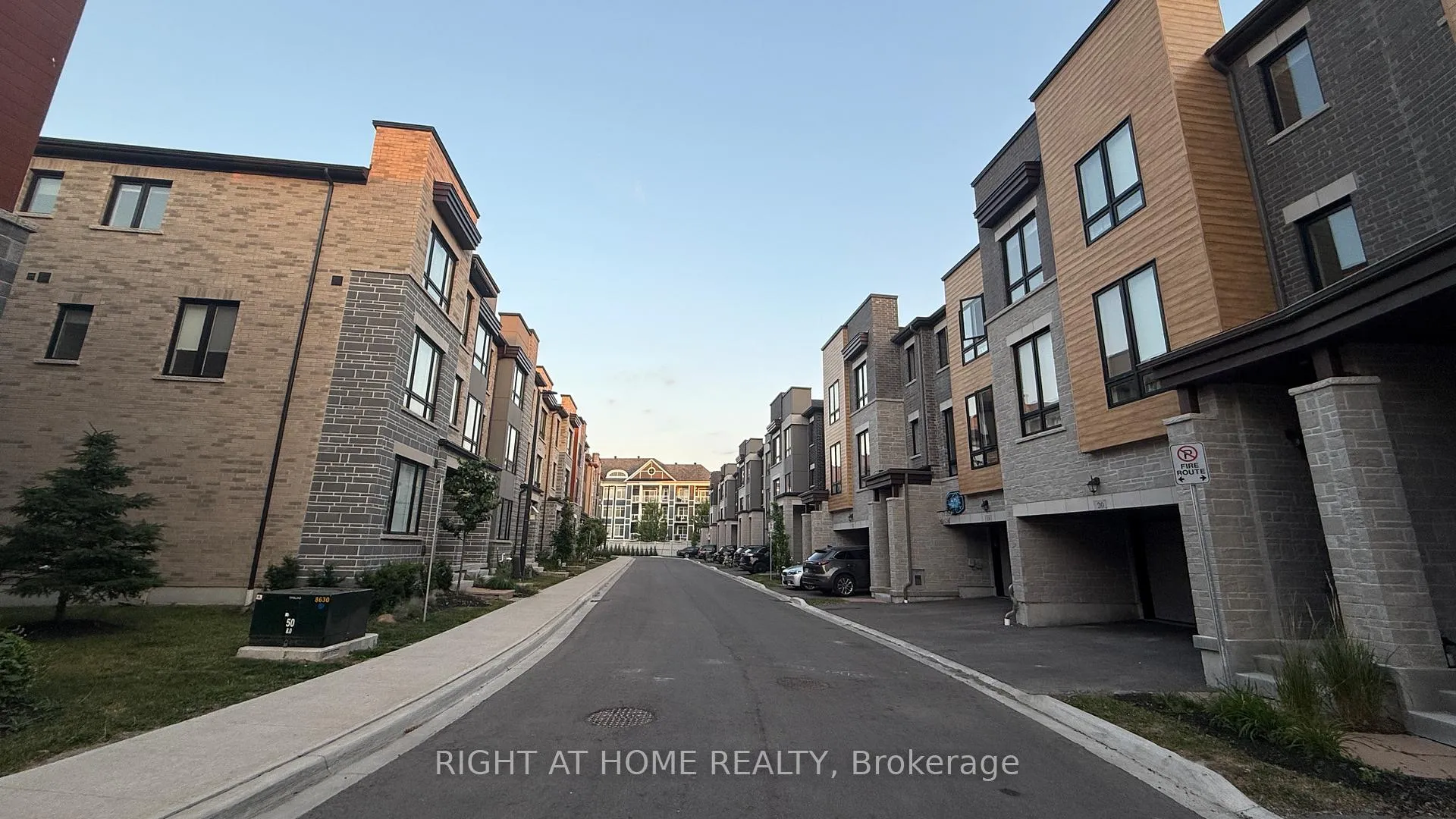 Photo 23 of 19 Steamboat Way, Whitby, Port Whitby — HOMEH