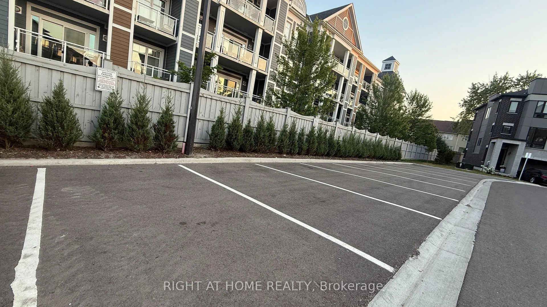 Photo 24 of 19 Steamboat Way, Whitby, Port Whitby — HOMEH