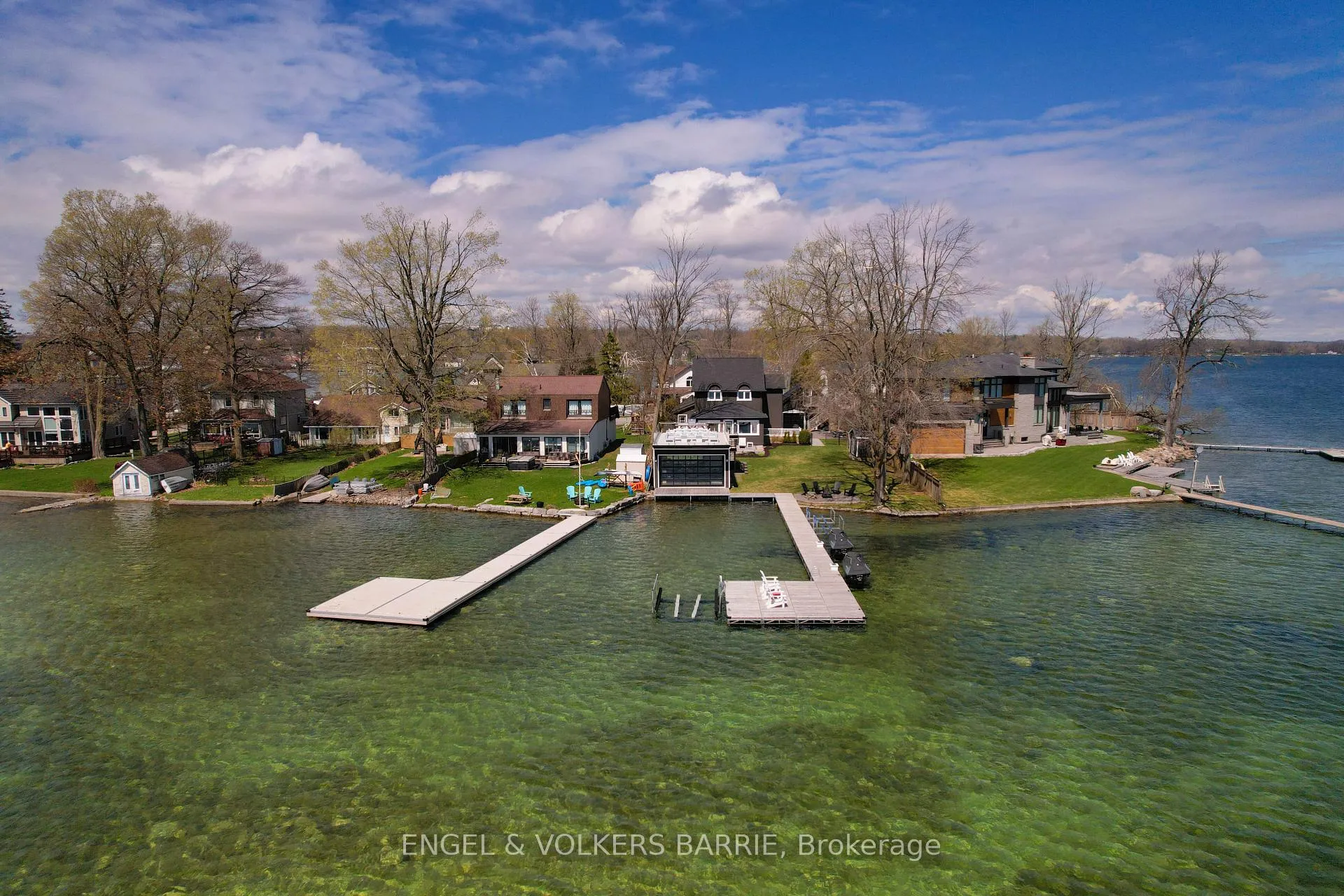 Photo 4 of 201 Cedar Island Road, Orillia — HOMEH