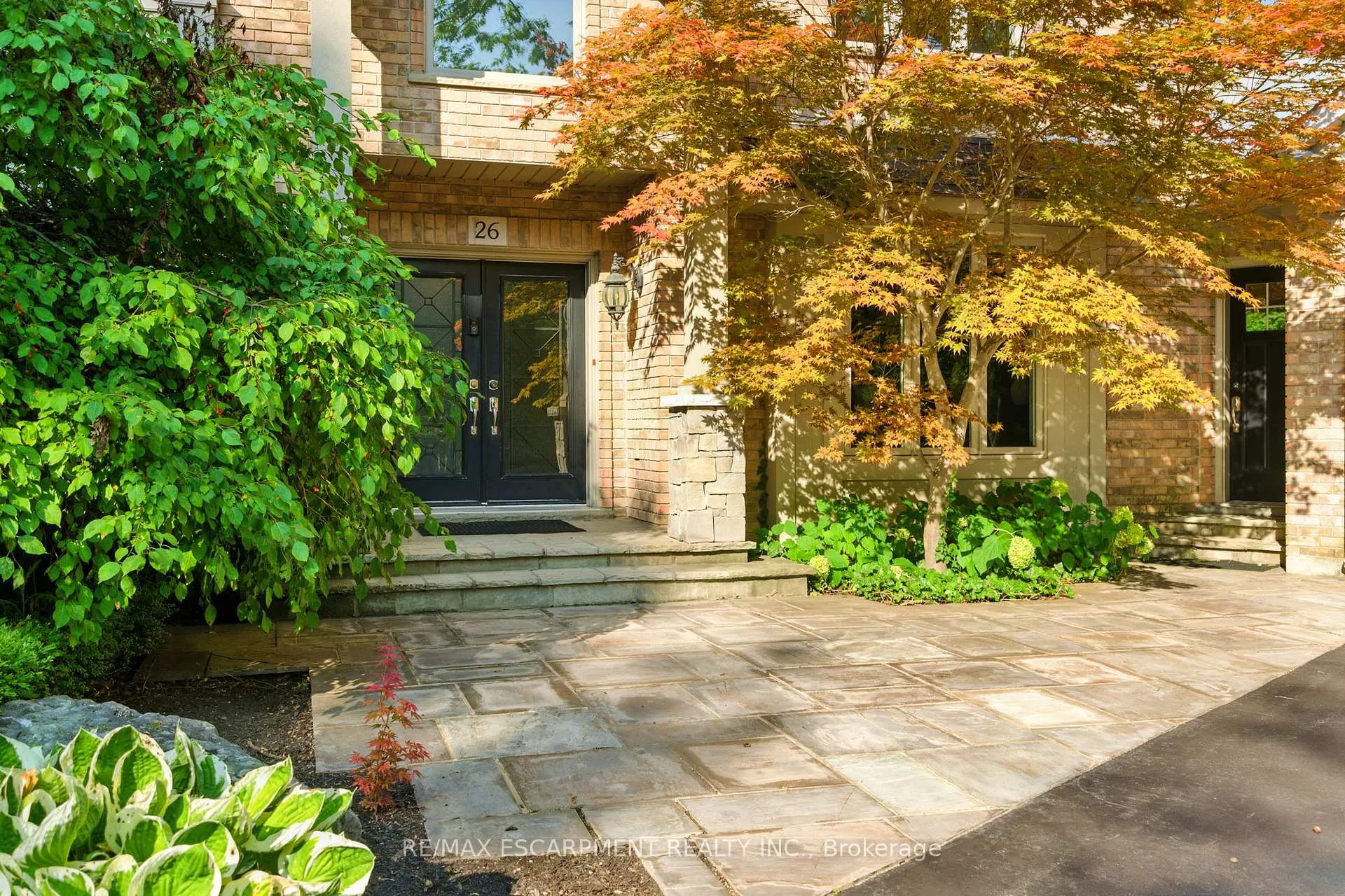 Photo 2 of 26 Parkshore Place, Hamilton, Rural Flamborough — HOMEH