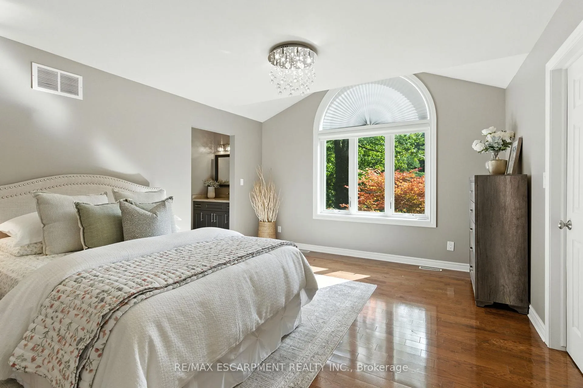 Photo 32 of 26 Parkshore Place, Hamilton, Rural Flamborough — HOMEH