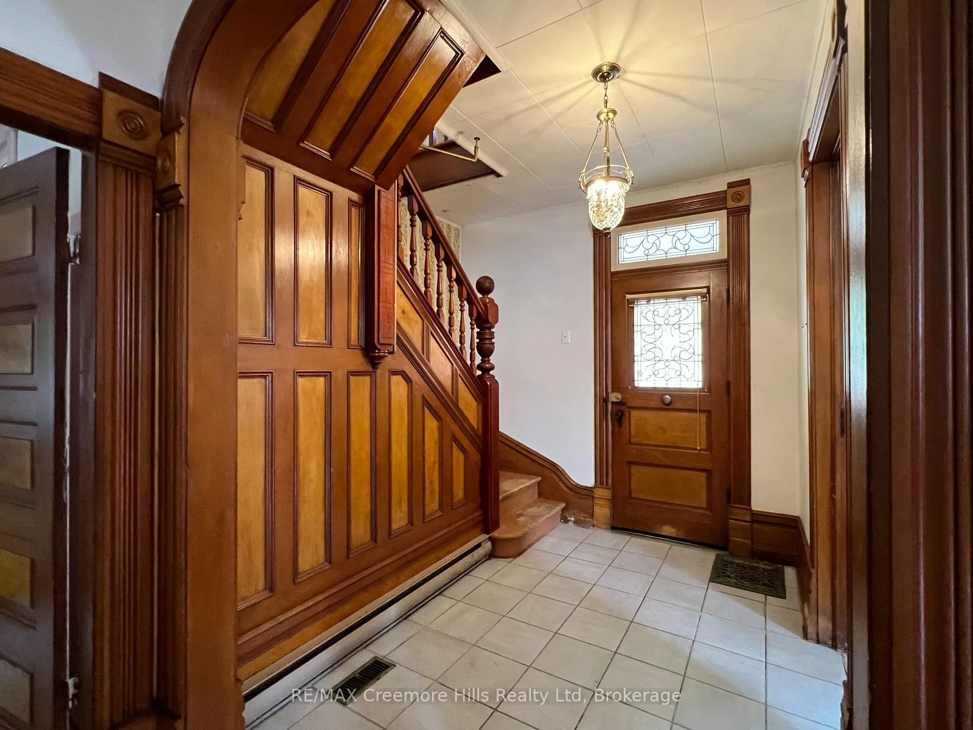 Photo 10 of 3 Wellington Street E, Clearview, Creemore — HOMEH