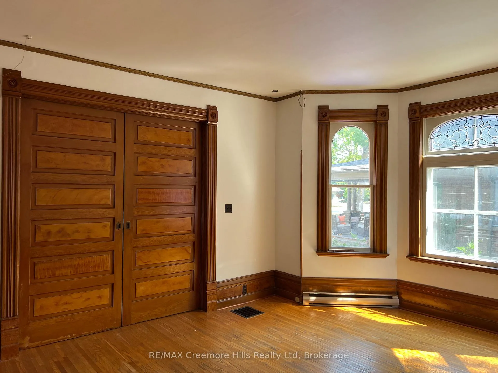 Photo 16 of 3 Wellington Street E, Clearview, Creemore — HOMEH