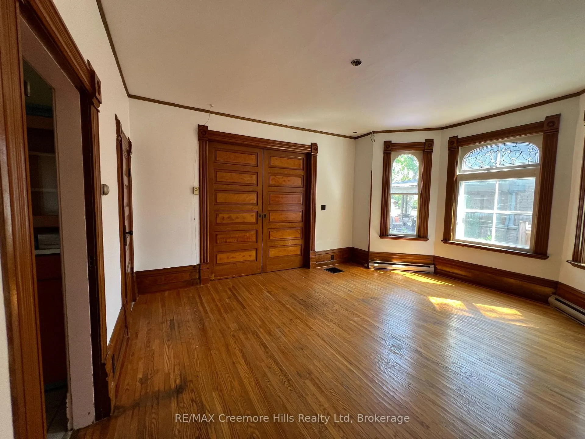 Photo 18 of 3 Wellington Street E, Clearview, Creemore — HOMEH