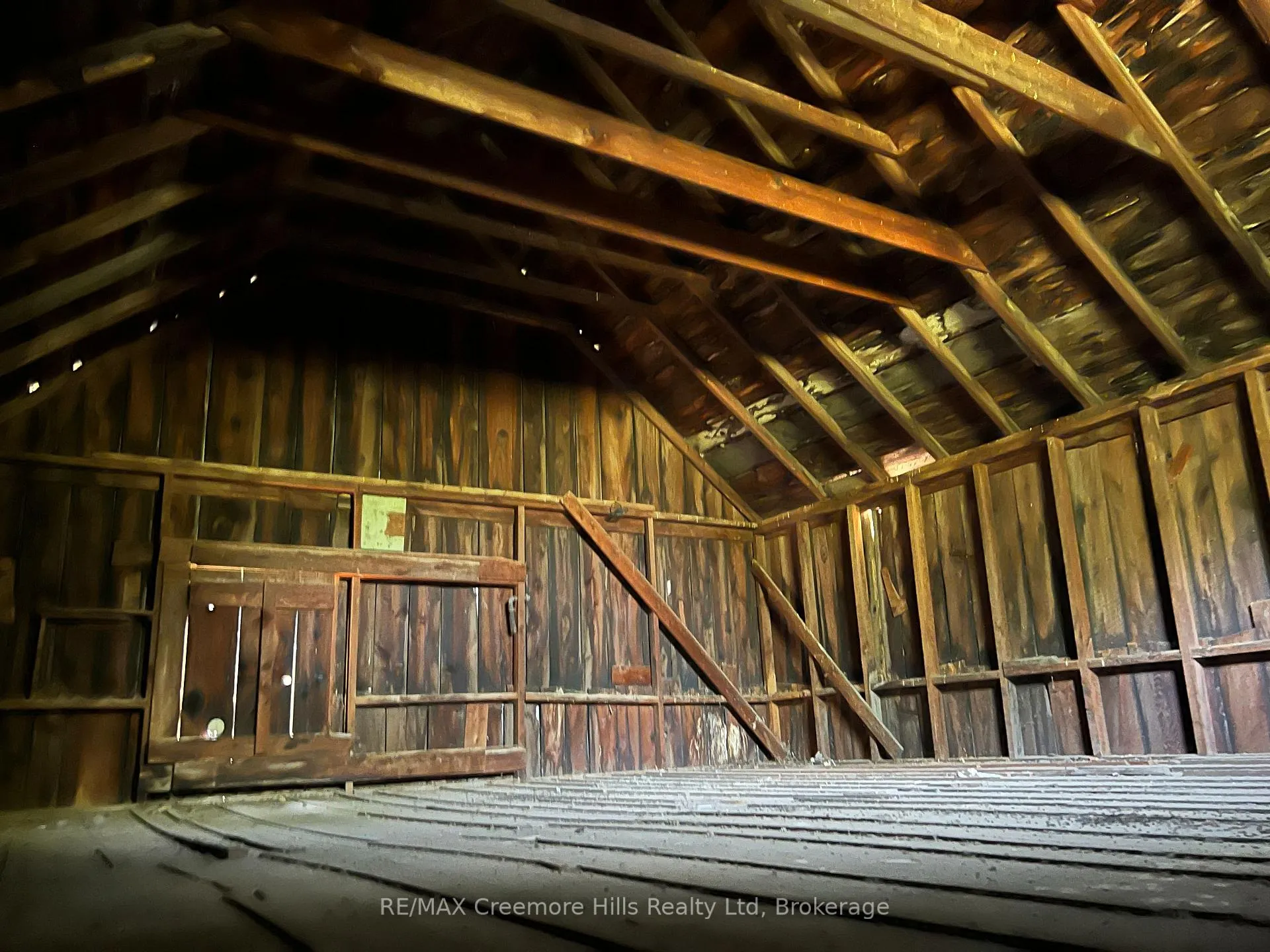 Photo 36 of 3 Wellington Street E, Clearview, Creemore — HOMEH