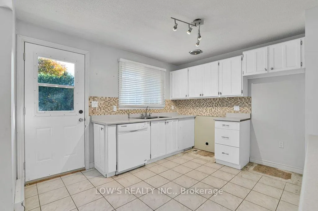Photo 11 of 113 Barton Street, Champlain, Vankleek Hill — HOMEH