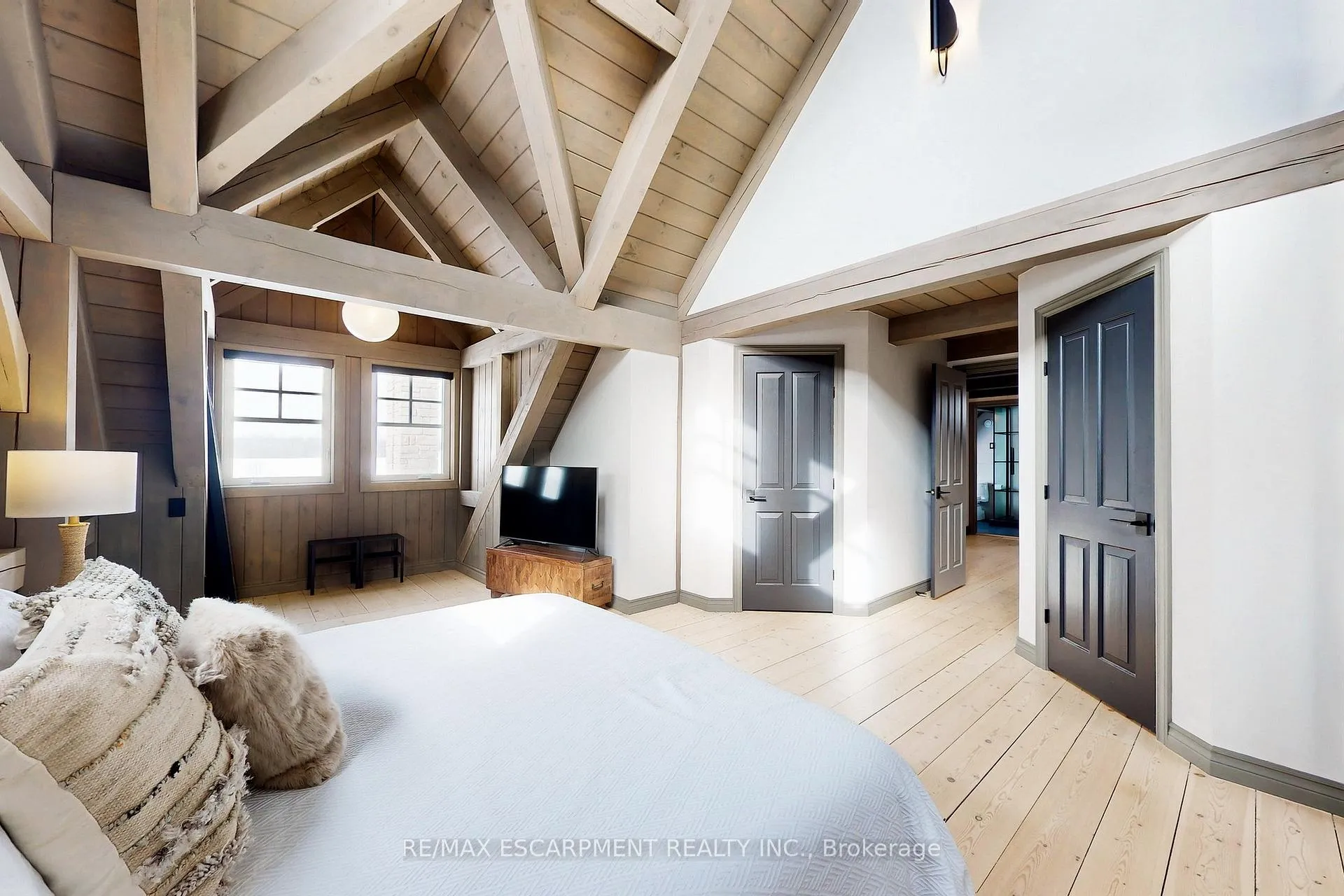 Photo 18 of 485 Concession 5 Road E, Hamilton, Waterdown — HOMEH