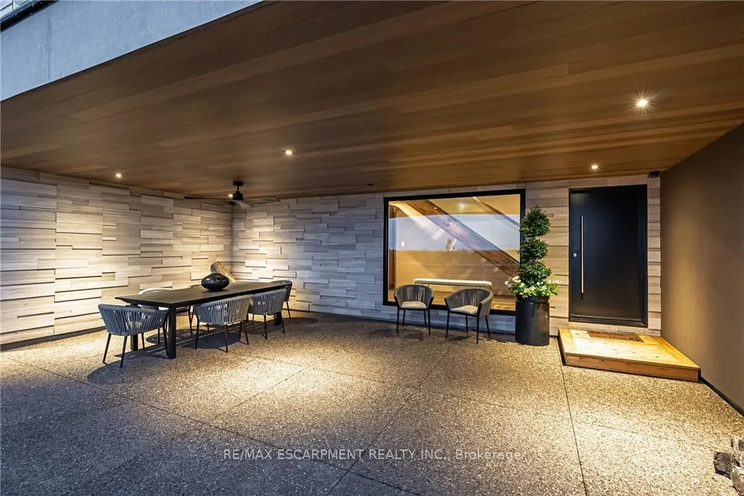 Photo 3 of 5 Dexter Avenue, Hamilton, Hamilton Beach — HOMEH