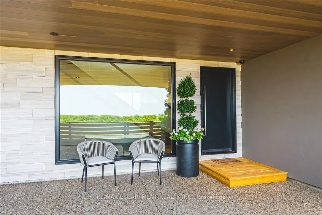 Photo 4 of 5 Dexter Avenue, Hamilton, Hamilton Beach — HOMEH