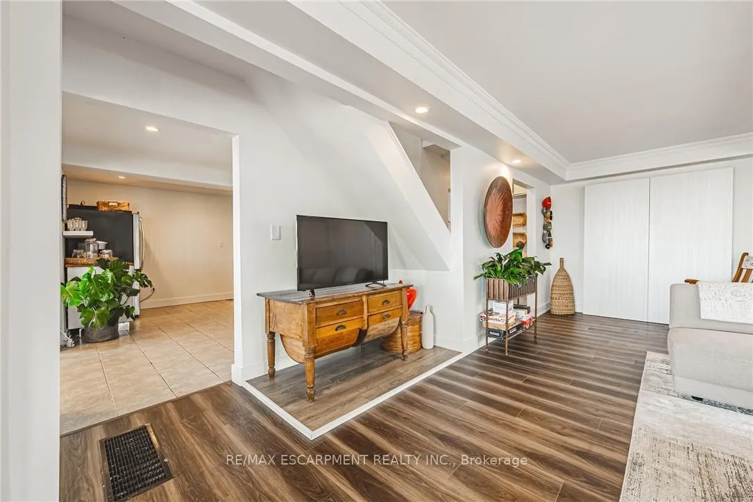 Photo 7 of 5 Dexter Avenue, Hamilton, Hamilton Beach — HOMEH