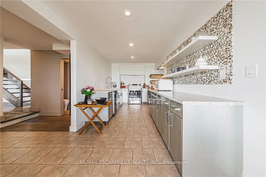Photo 13 of 5 Dexter Avenue, Hamilton, Hamilton Beach — HOMEH