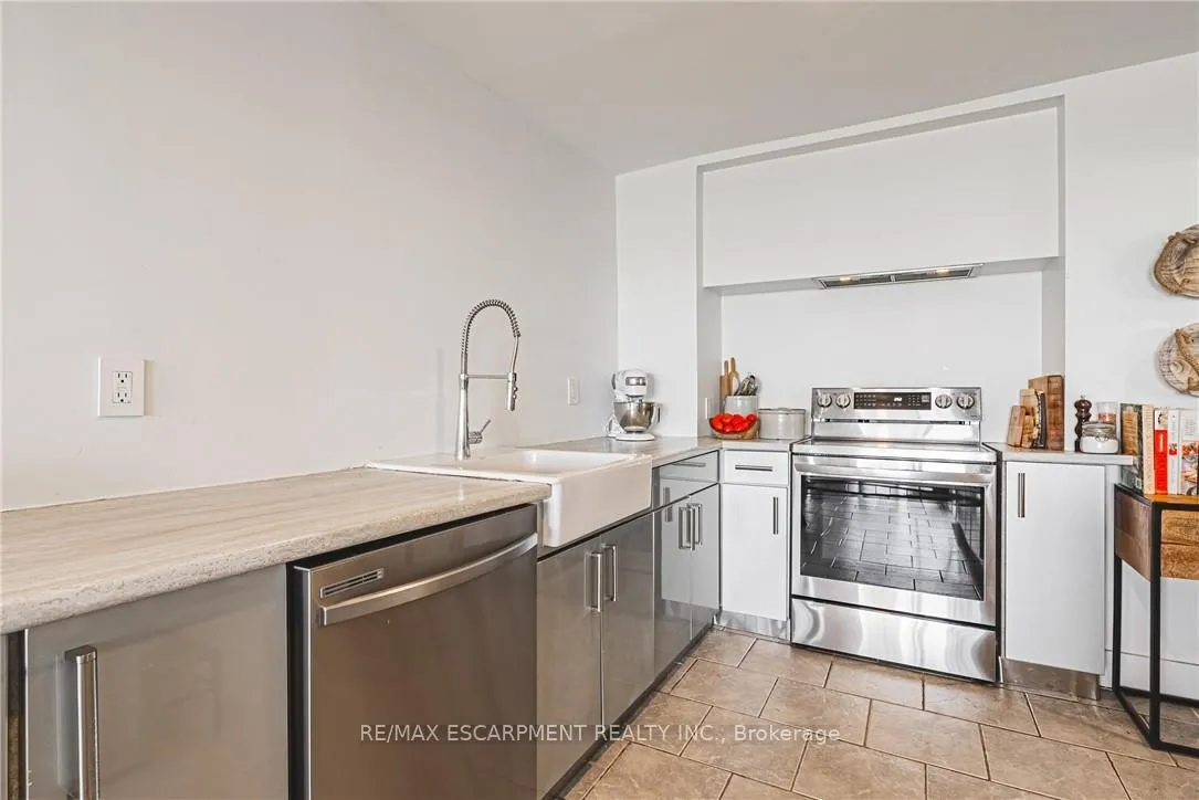 Photo 15 of 5 Dexter Avenue, Hamilton, Hamilton Beach — HOMEH
