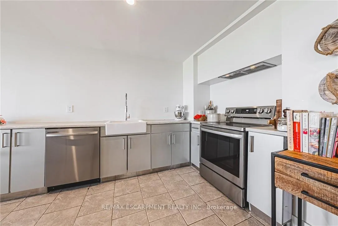 Photo 16 of 5 Dexter Avenue, Hamilton, Hamilton Beach — HOMEH