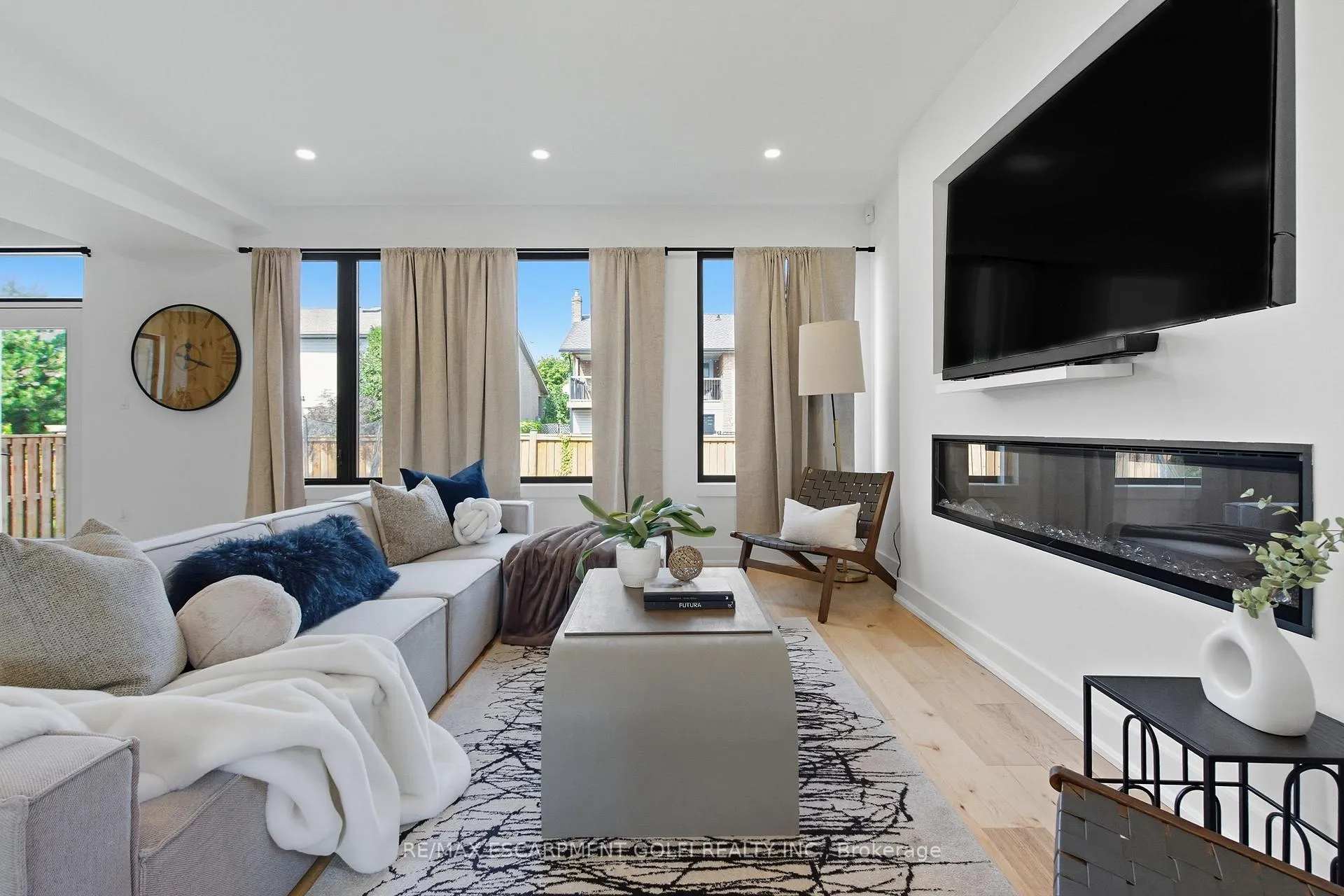 Photo 10 of 20 Ivy Crescent, Thorold, Confederation Heights — HOMEH