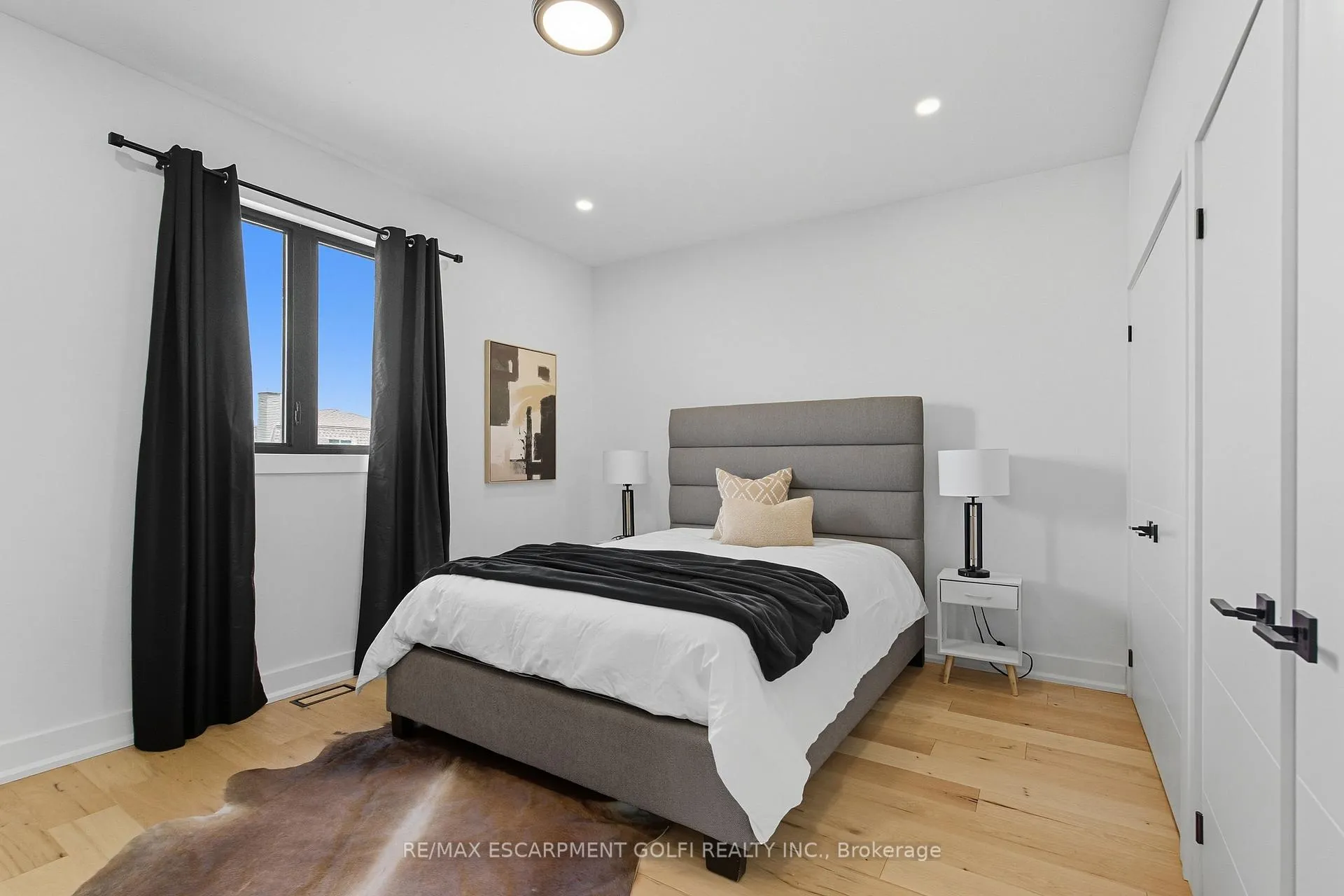 Photo 22 of 20 Ivy Crescent, Thorold, Confederation Heights — HOMEH
