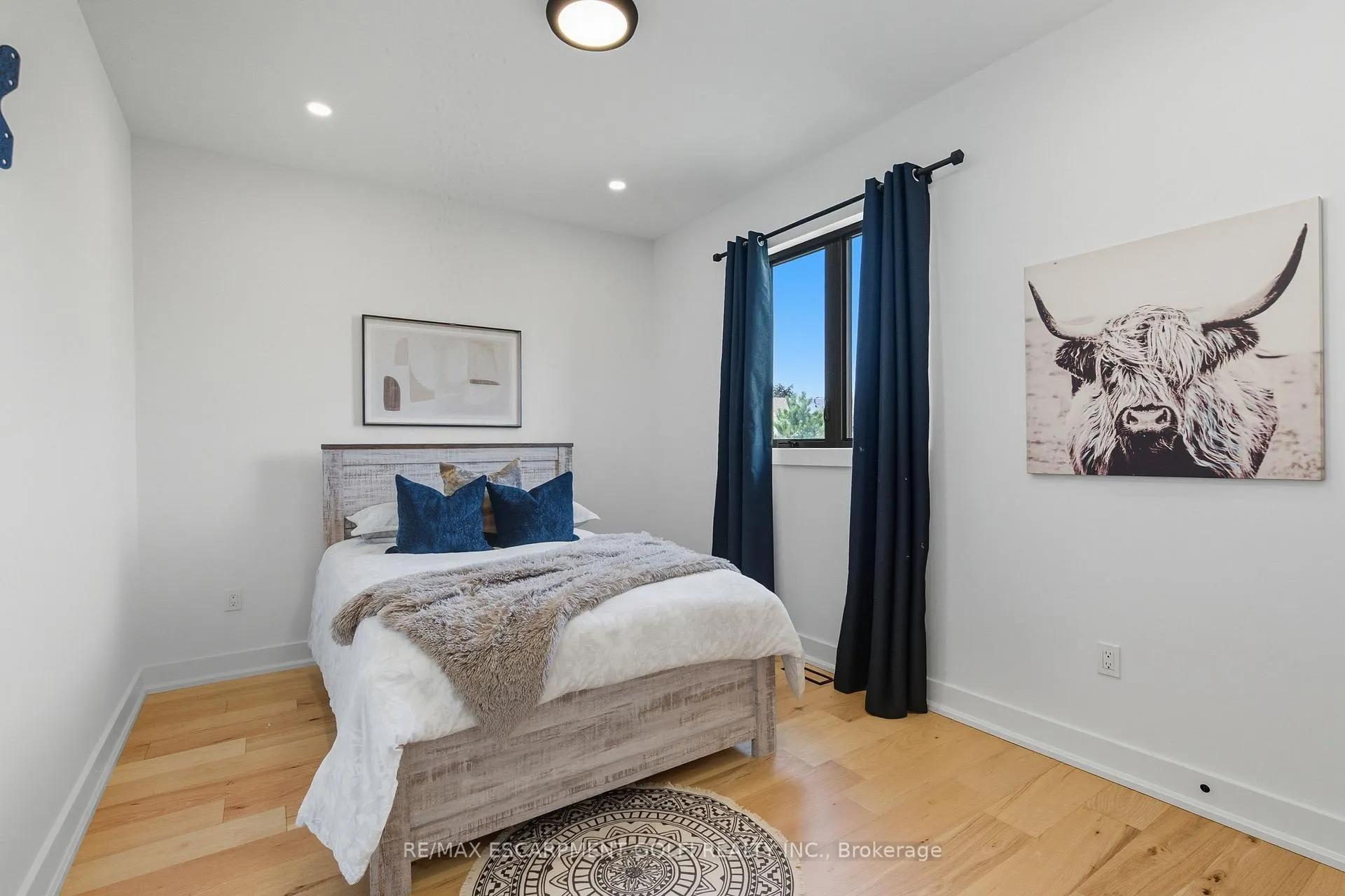 Photo 24 of 20 Ivy Crescent, Thorold, Confederation Heights — HOMEH