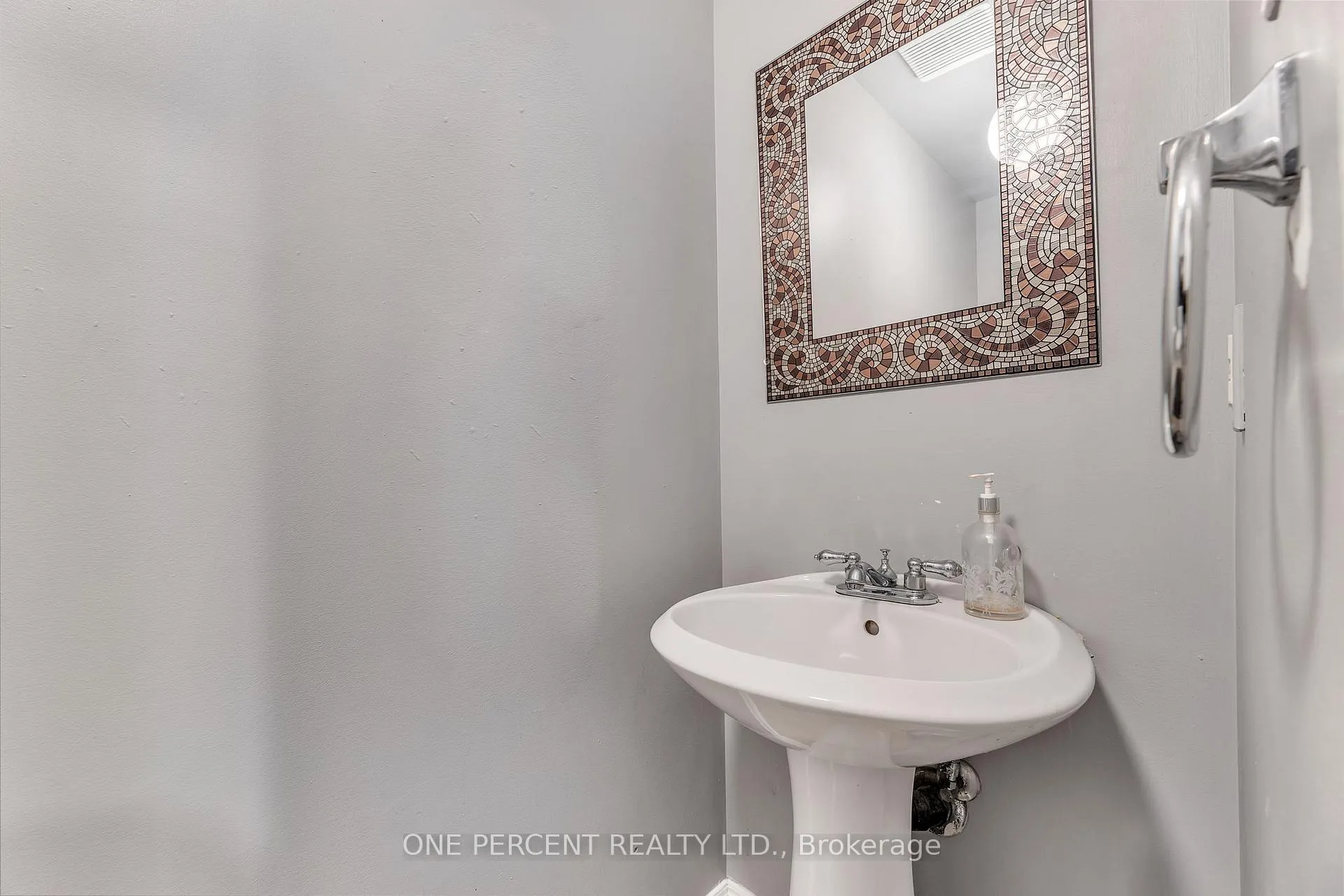 Photo 12 of 68 Oke Road, Clarington, Courtice — HOMEH