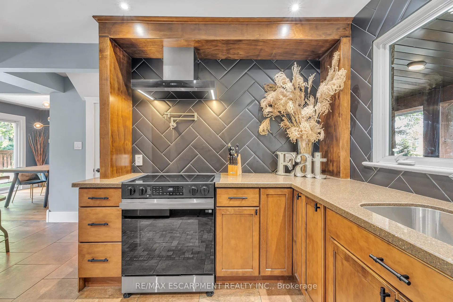 Photo 15 of 316 Fennell Avenue, Hamilton, Buchanan — HOMEH