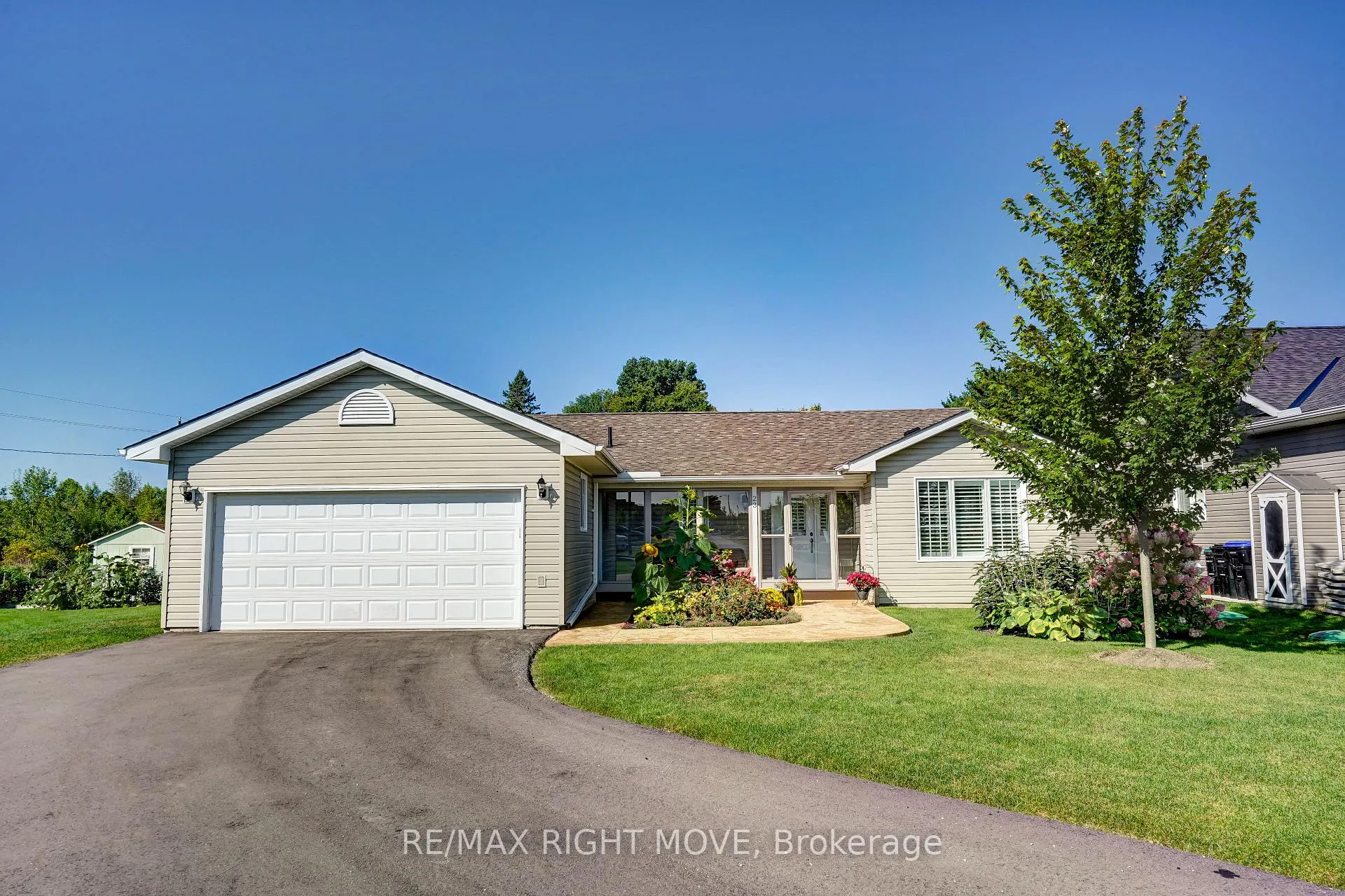 Photo 1 of 23 Sinclair Crescent, Ramara, Atherley — HOMEH