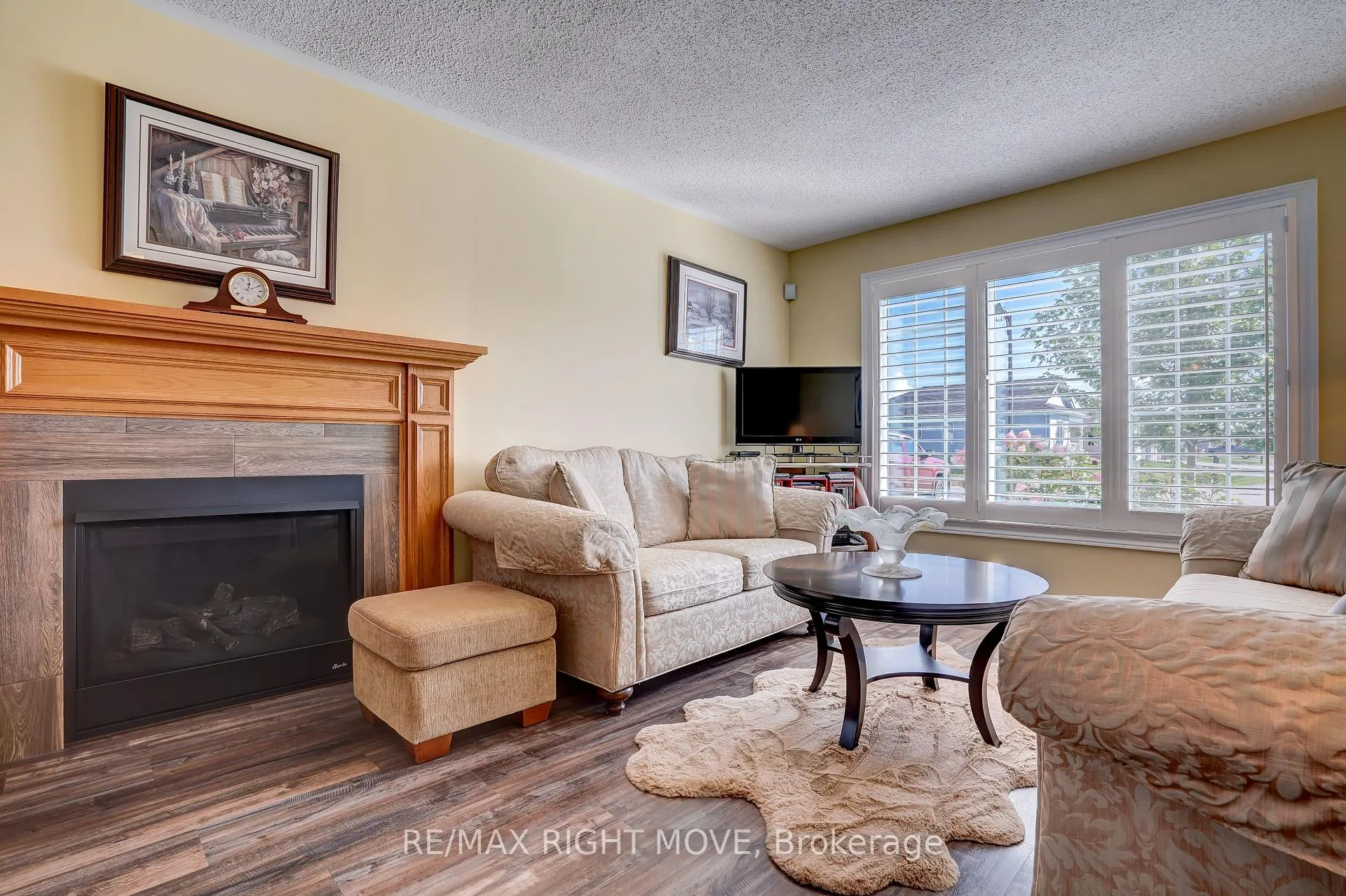 Photo 5 of 23 Sinclair Crescent, Ramara, Atherley — HOMEH