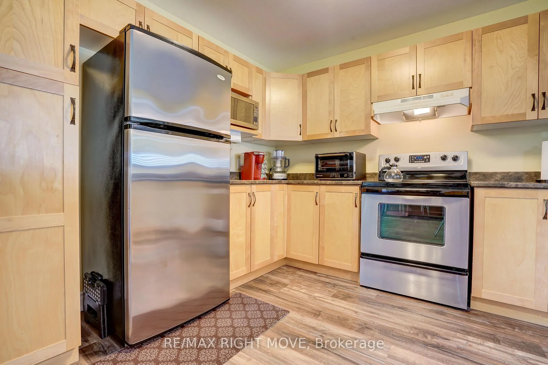 Photo 10 of 23 Sinclair Crescent, Ramara, Atherley — HOMEH
