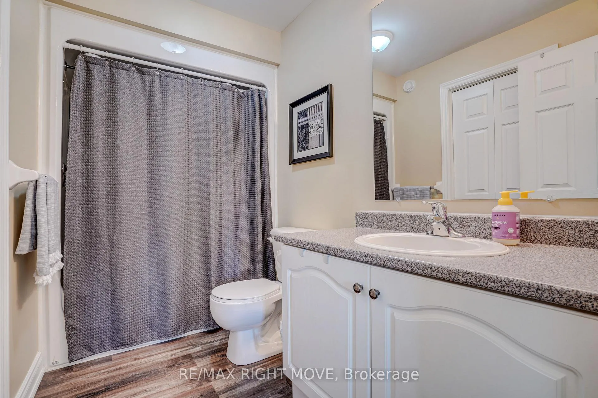 Photo 16 of 23 Sinclair Crescent, Ramara, Atherley — HOMEH