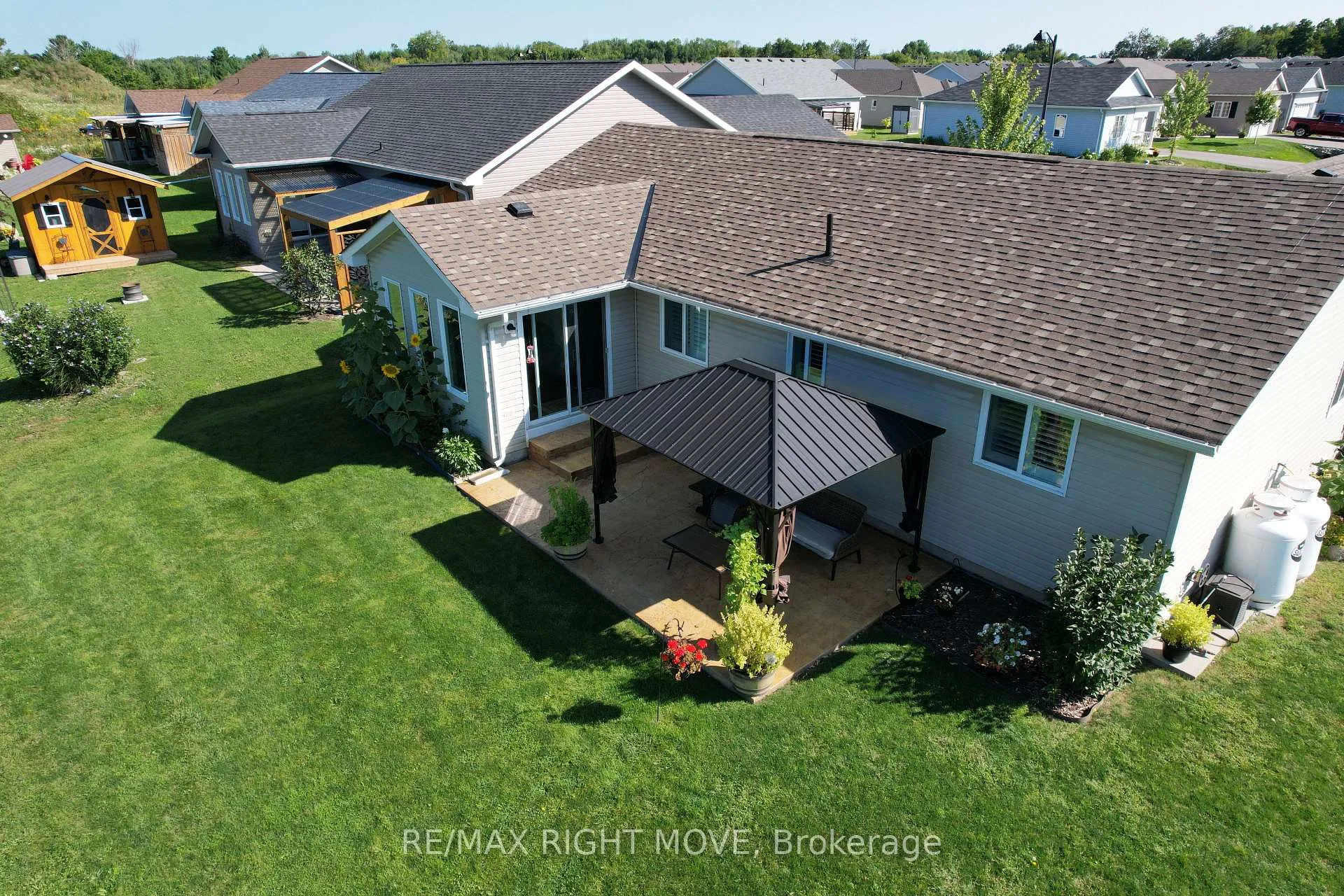 Photo 22 of 23 Sinclair Crescent, Ramara, Atherley — HOMEH