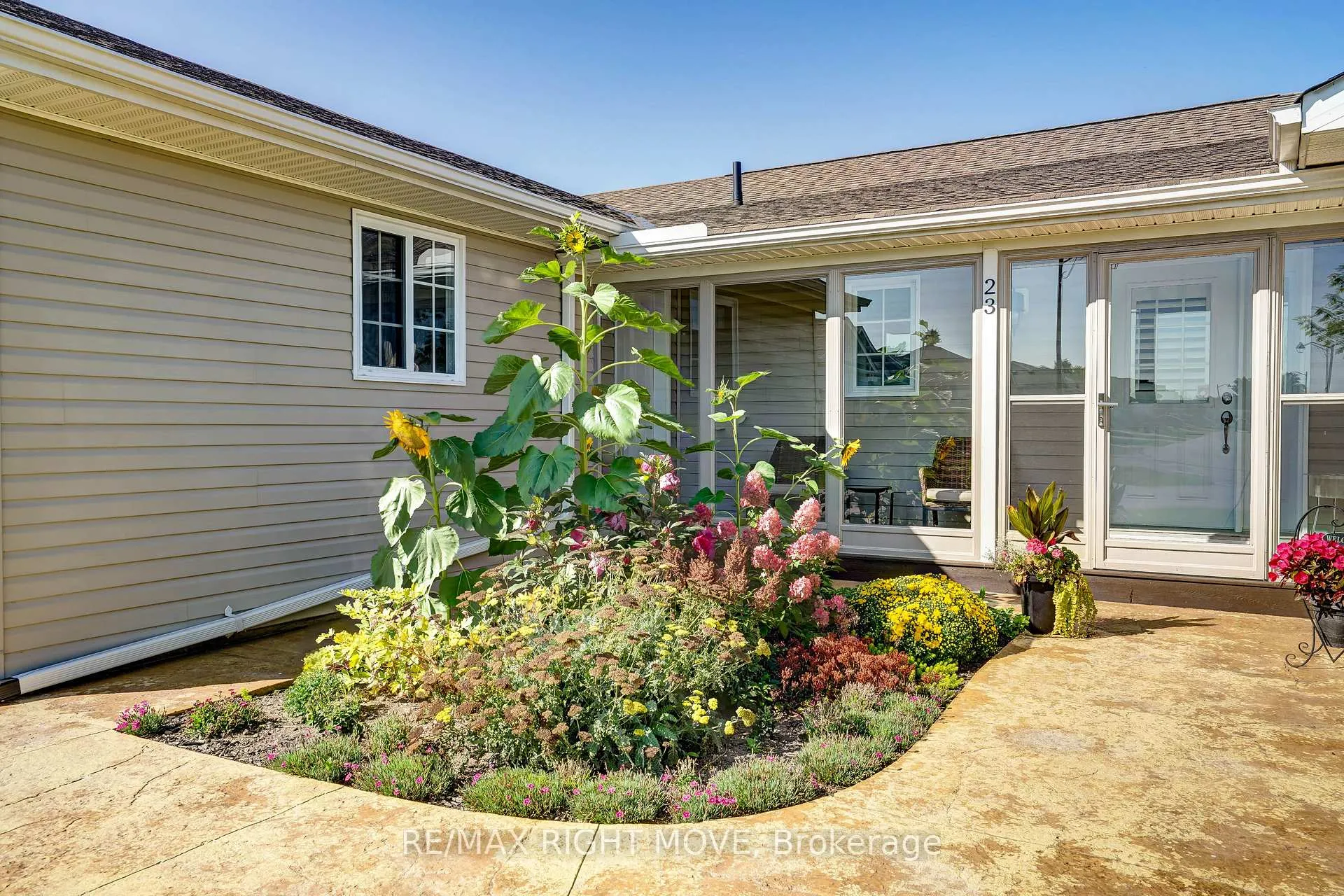 Photo 24 of 23 Sinclair Crescent, Ramara, Atherley — HOMEH