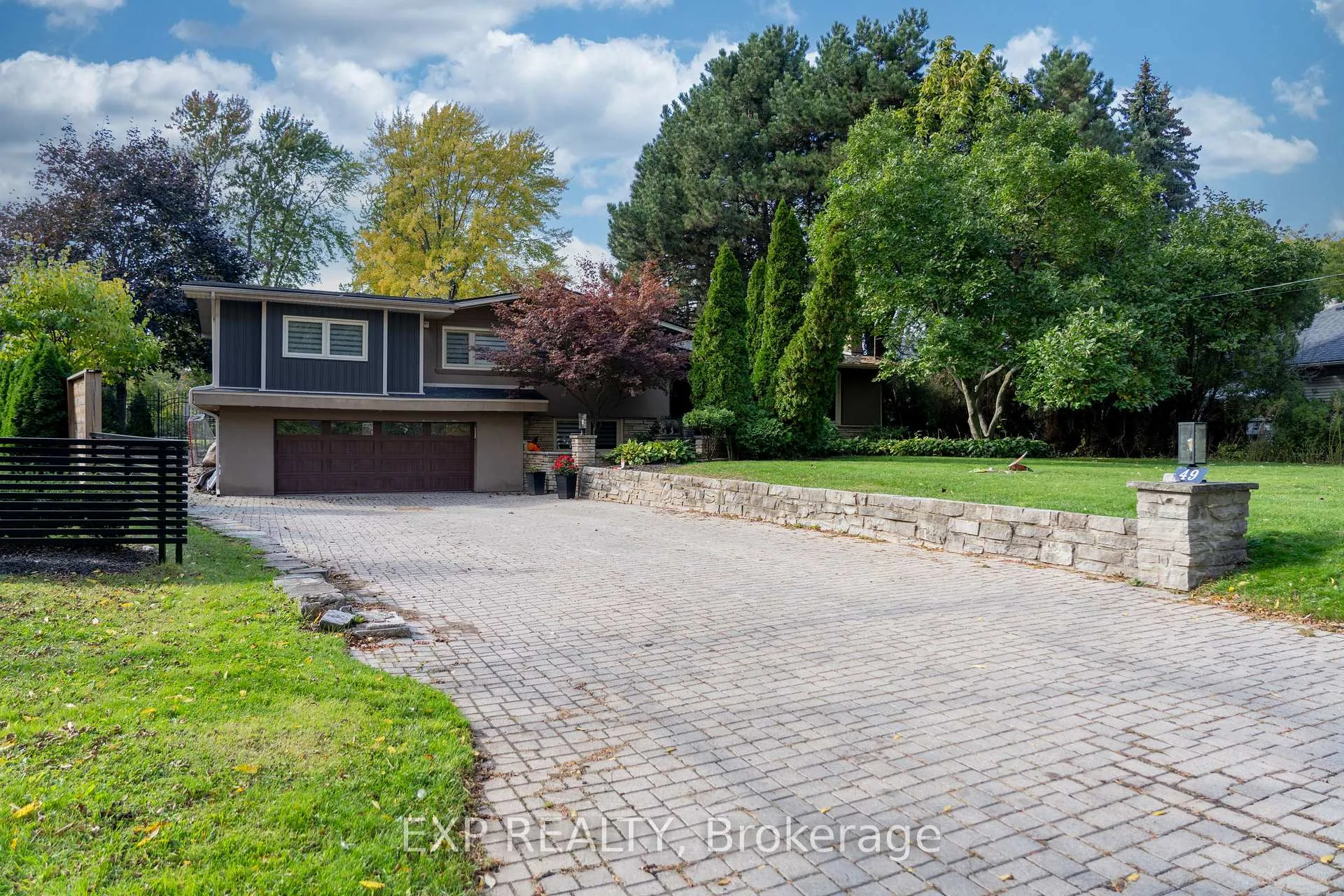 Photo 3 of 49 Simpson Road, St. Catharines, Lakeshore — HOMEH