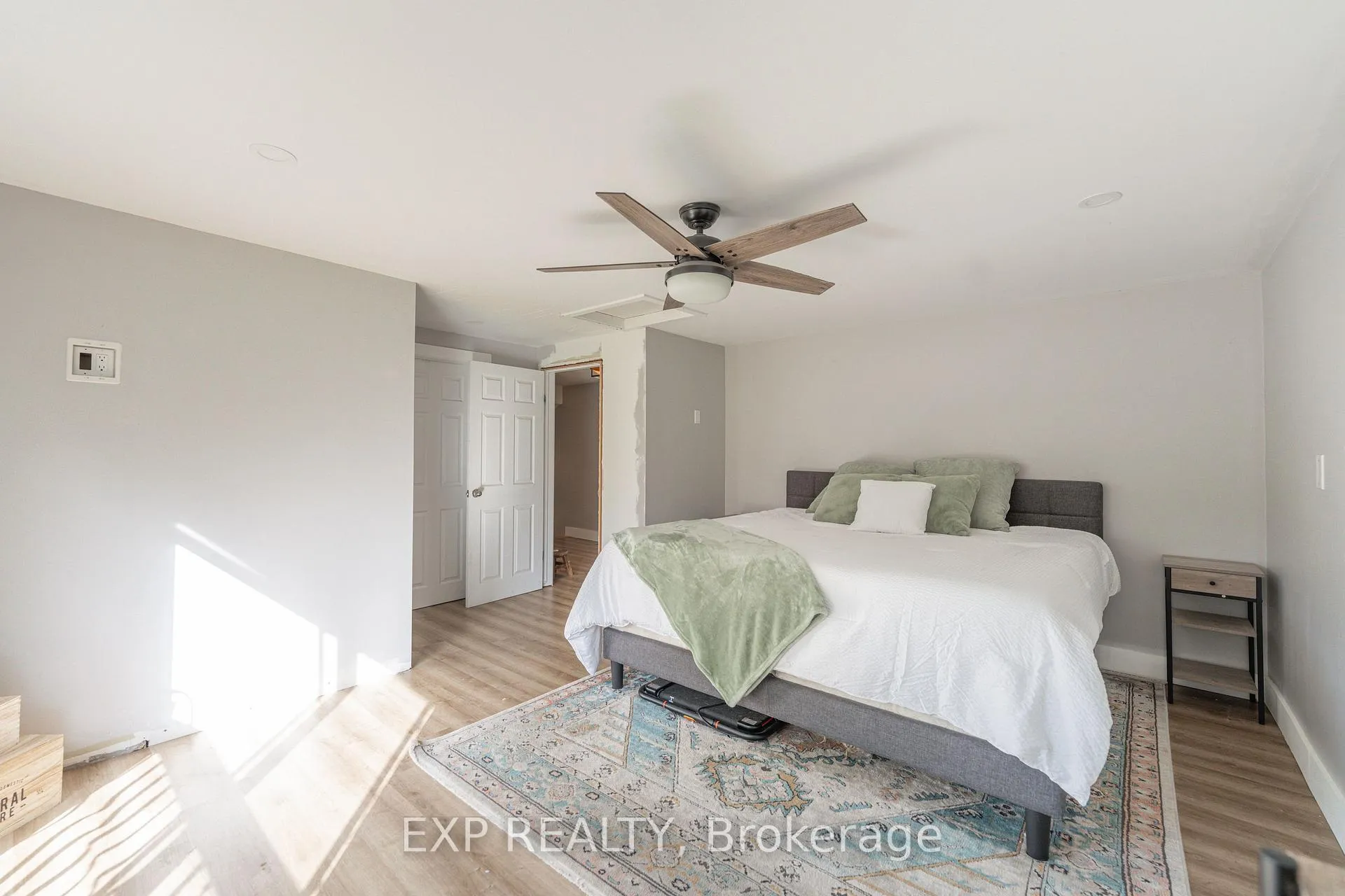 Photo 17 of 49 Simpson Road, St. Catharines, Lakeshore — HOMEH