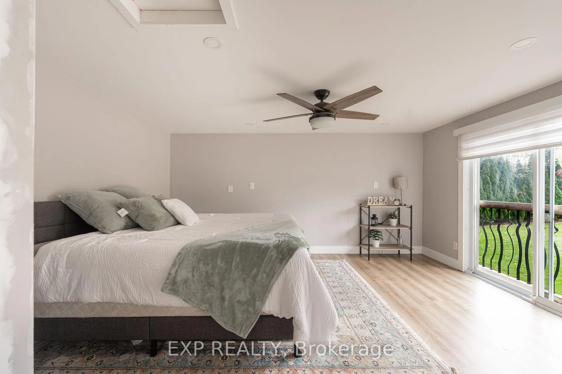 Photo 19 of 49 Simpson Road, St. Catharines, Lakeshore — HOMEH