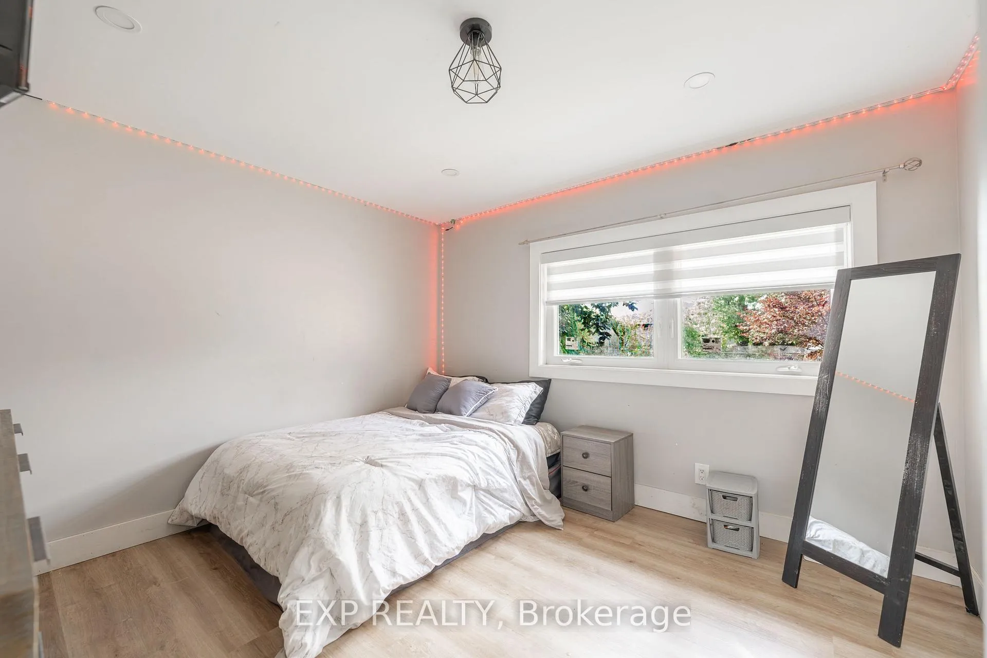 Photo 24 of 49 Simpson Road, St. Catharines, Lakeshore — HOMEH
